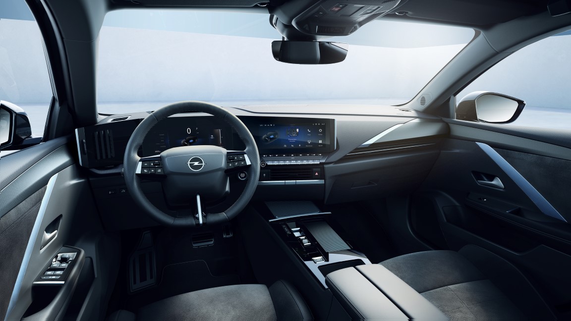 3-opel-astra-electric-2024