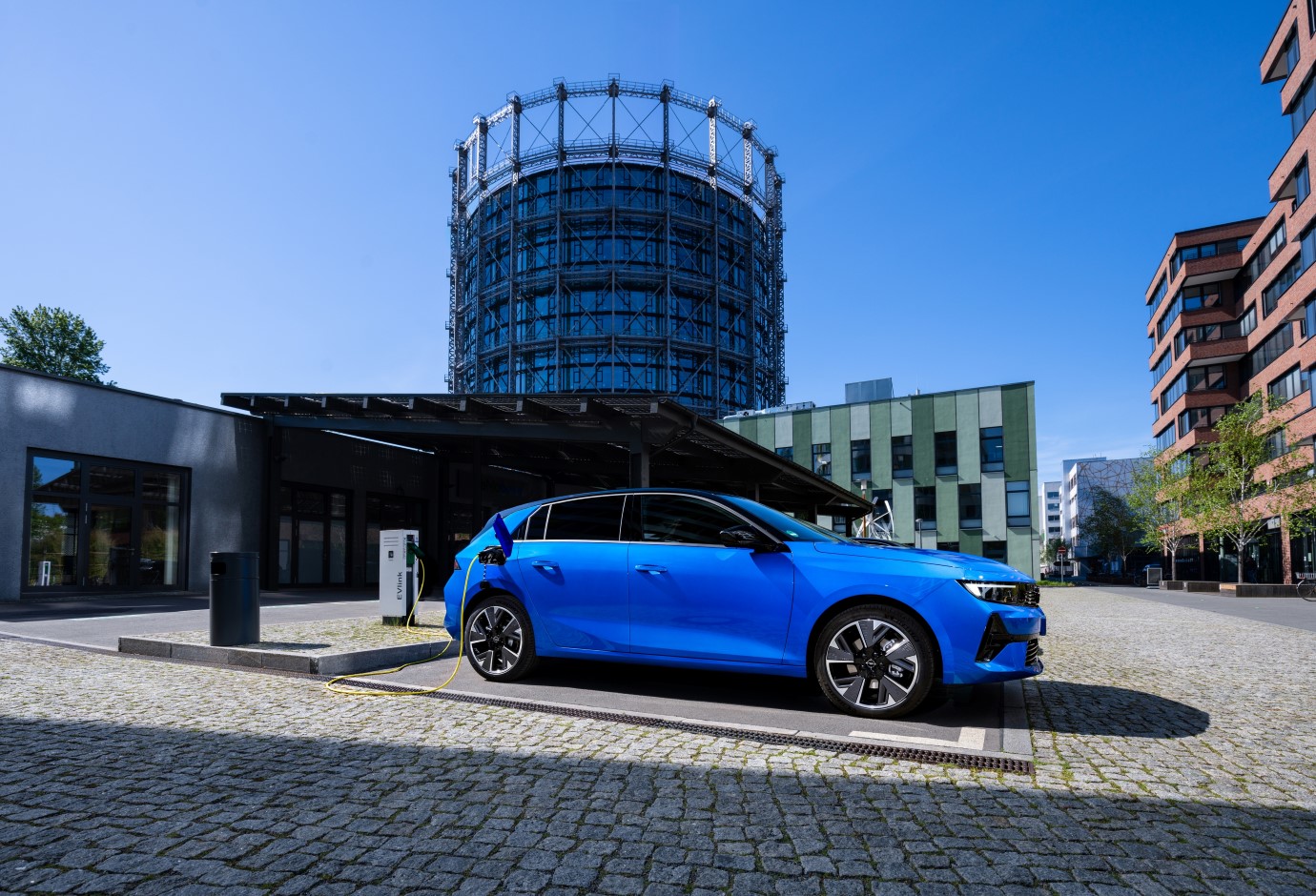 4-opel-astra-electric-2024-fortisi-kalodio