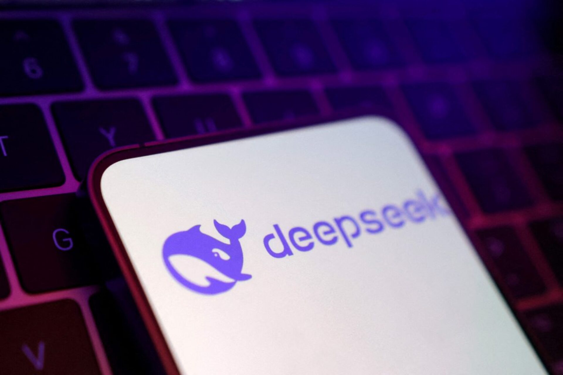 5 το πρωί: H απειλή της κινεζικής DeepSeek - Το αίτημα ανακριτή για τα Τέμπη - Κεραυνοβόλος μηνιγγίτιδα στην Πάτρα