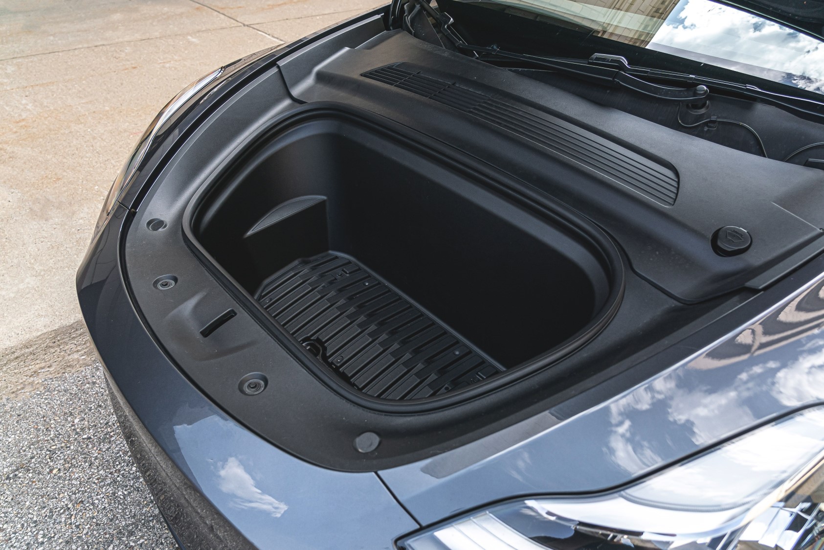 tesla-model-y-frunk