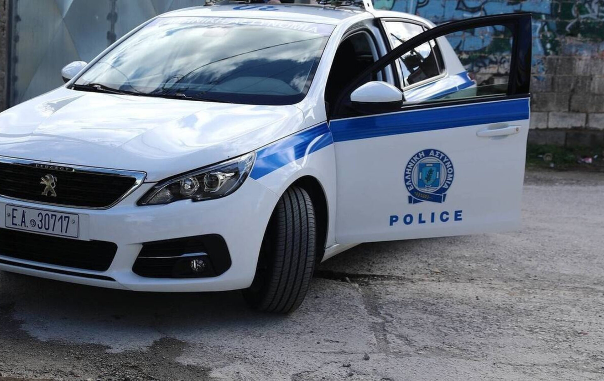 Βγήκαν πιστόλια σε επιχείρηση στο Ηράκλειο Κρήτης – Τραυματίστηκε ένας εργαζόμενος