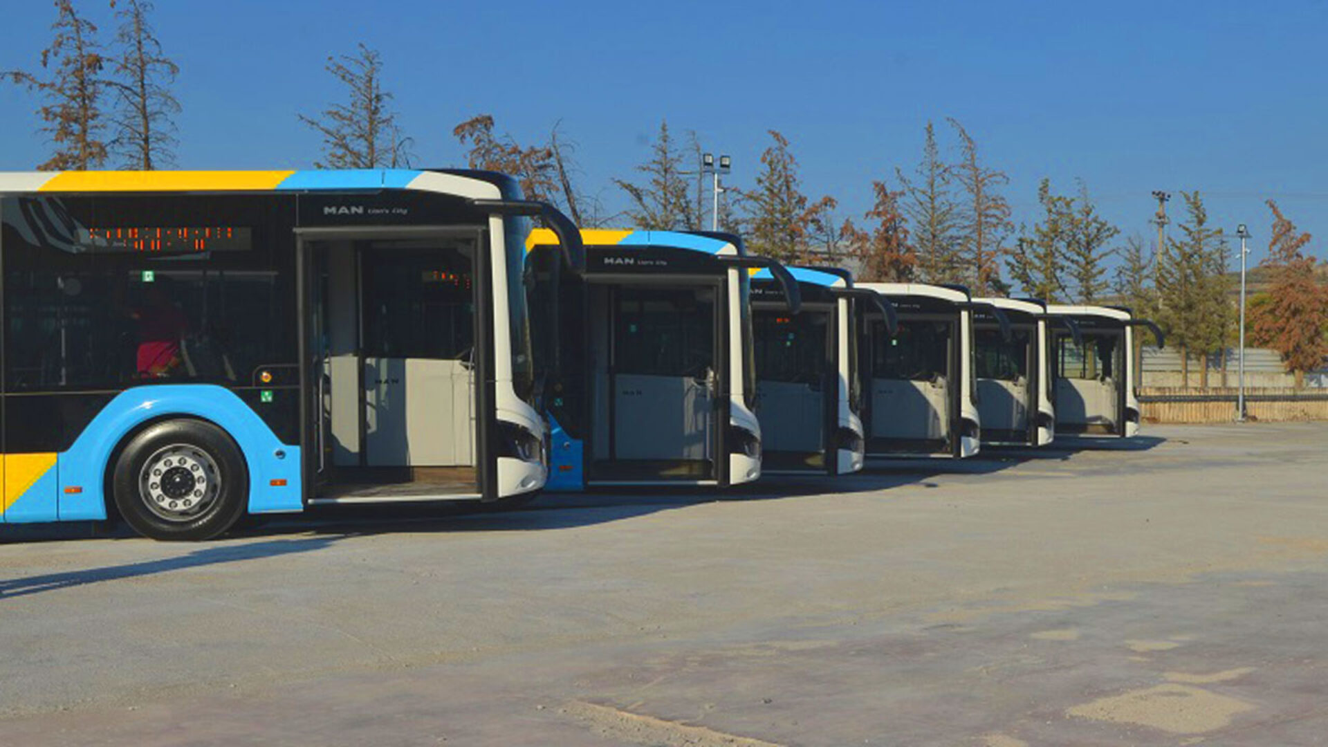 Γενική γραμματέας υπουργείου Μεταφορών: 951 νέα λεωφορεία έως το καλοκαίρι – 17 νέοι συρμοί στη Γραμμή 1 του ΗΣΑΠ