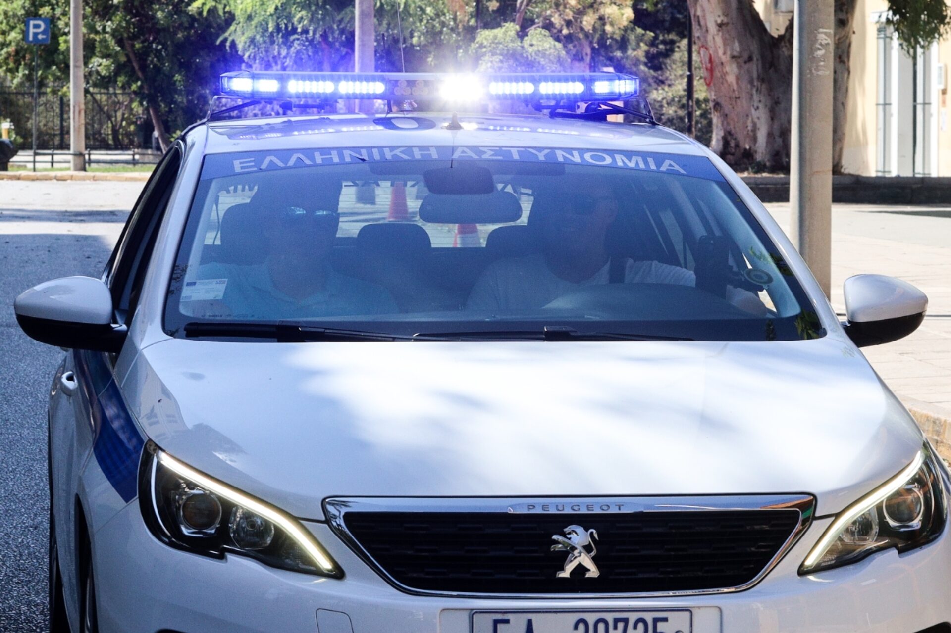Κως: Γυναίκα δέχθηκε επίθεση με μαχαίρι από τον σύζυγό της ενώ κοιμόταν – Βγήκε αιμόφυρτη στους δρόμους