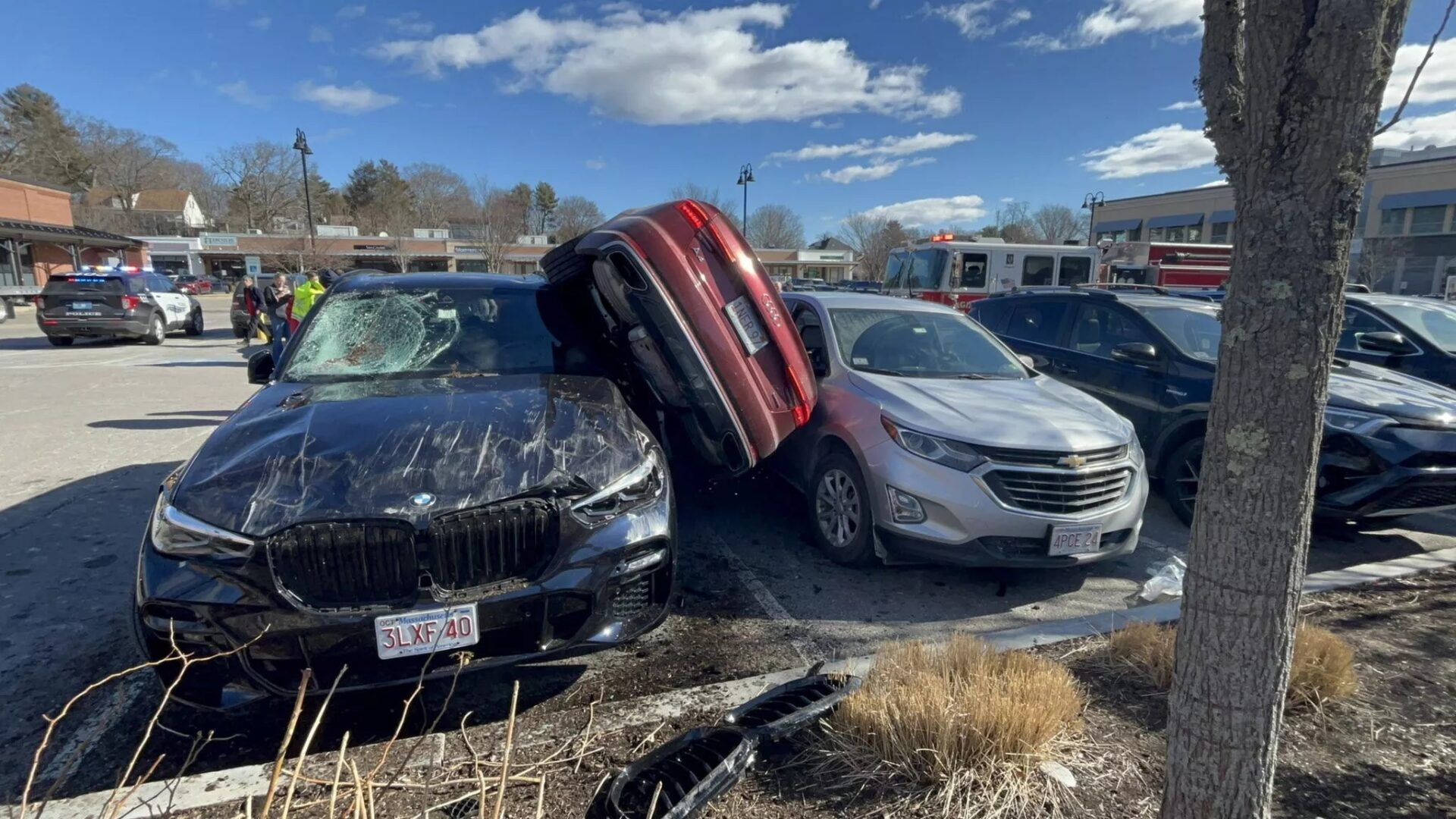 audi-a4-bmw-x5-chevrolet-equinox-parkarisma-parking