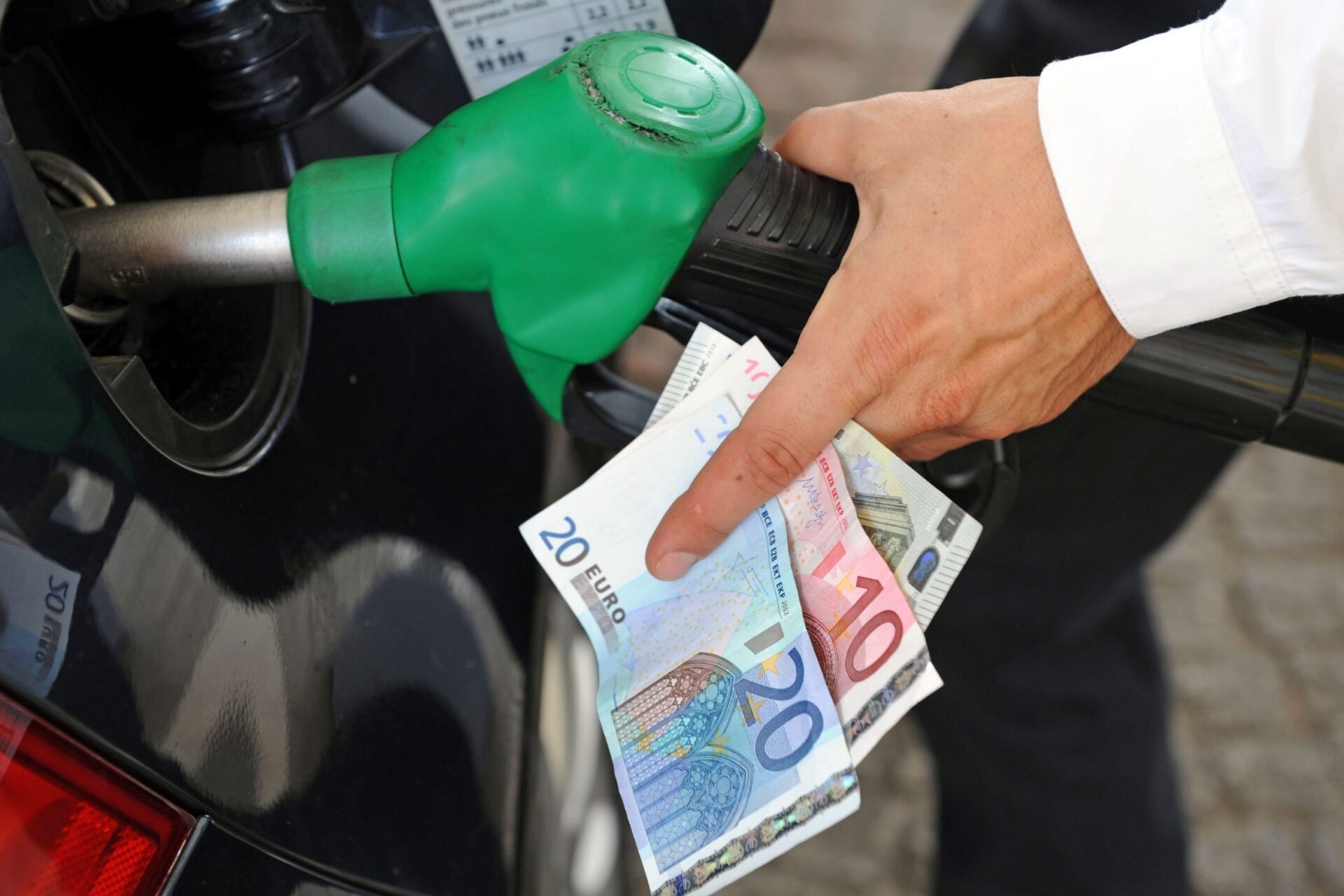 https://ellada.press/wp-content/uploads/2025/01/Οι-10-χώρες-της-Ευρώπης-με-τη-φθηνότερη-βενζίνη-–.jpg