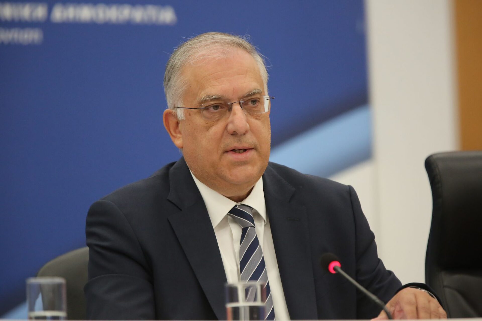 Οι βενζινοπώλες μετατρέπονται σε… τροχαία: Δεν θα βάζουν βενζίνη σε όσους μοτοσυκλετιστές δεν φορούν κράνος