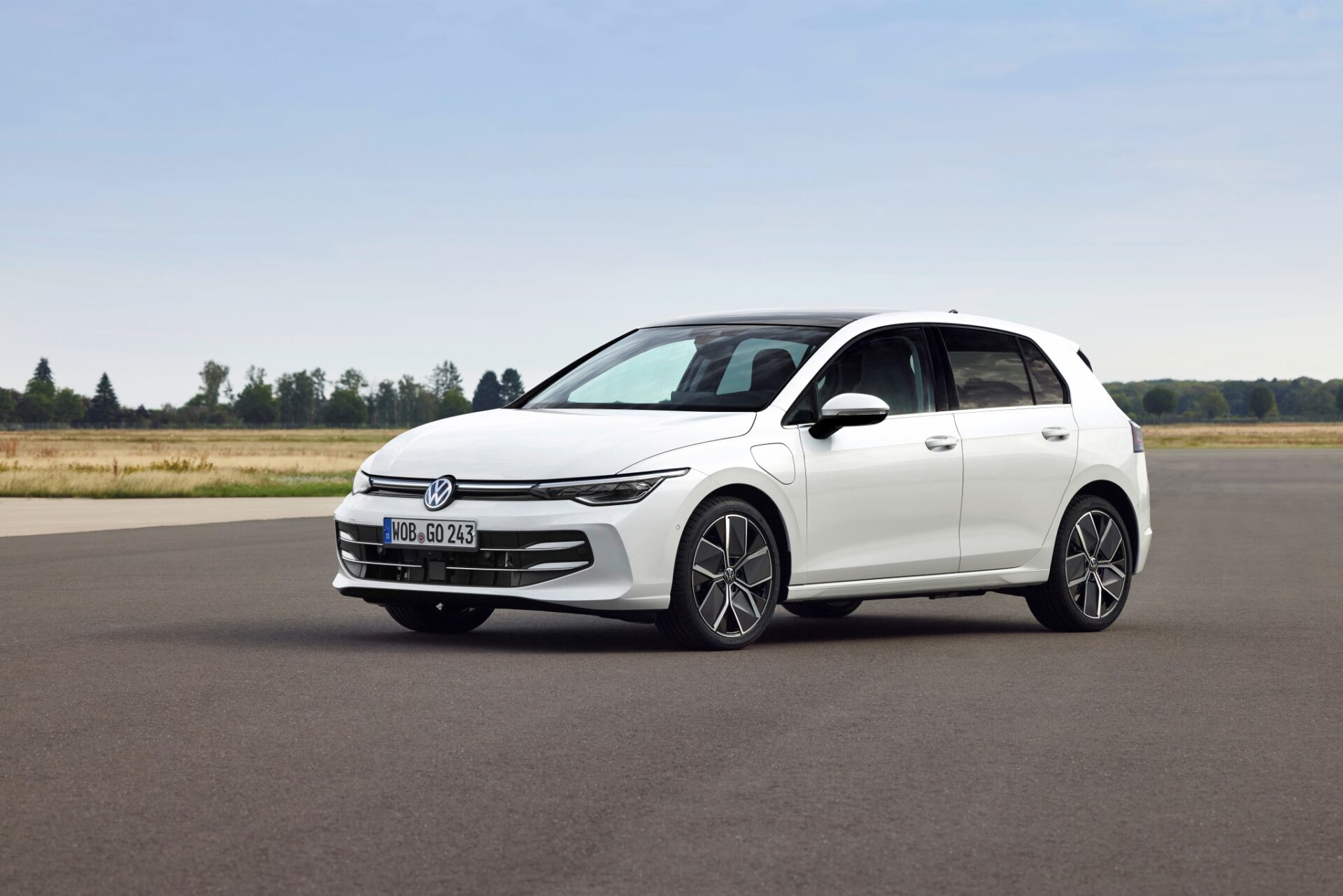 1-volkswagen-golf-ehybrid-plug-in