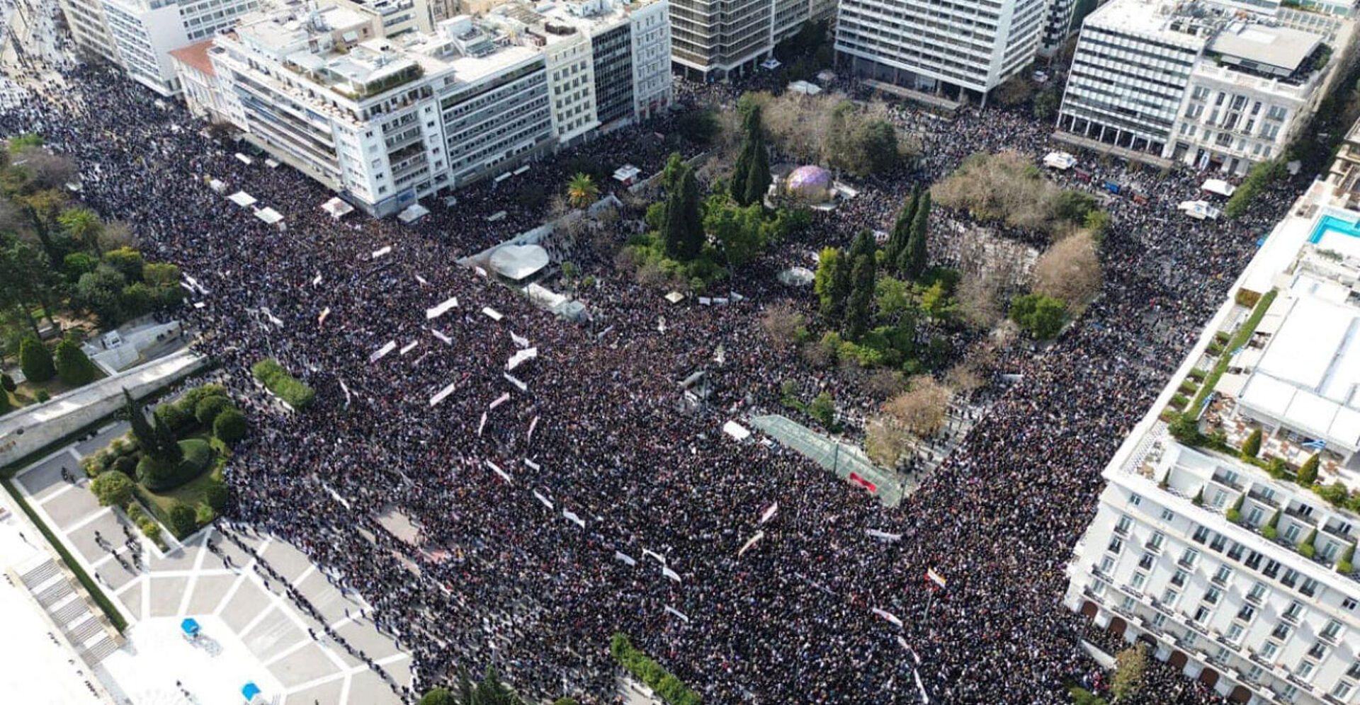 Μαθητική πορεία την Παρασκευή 7/2 για το έγκλημα στα Τέμπη – «Περήφανα δίπλα σας!» δηλώνει η Μαρία Καρυστιανού