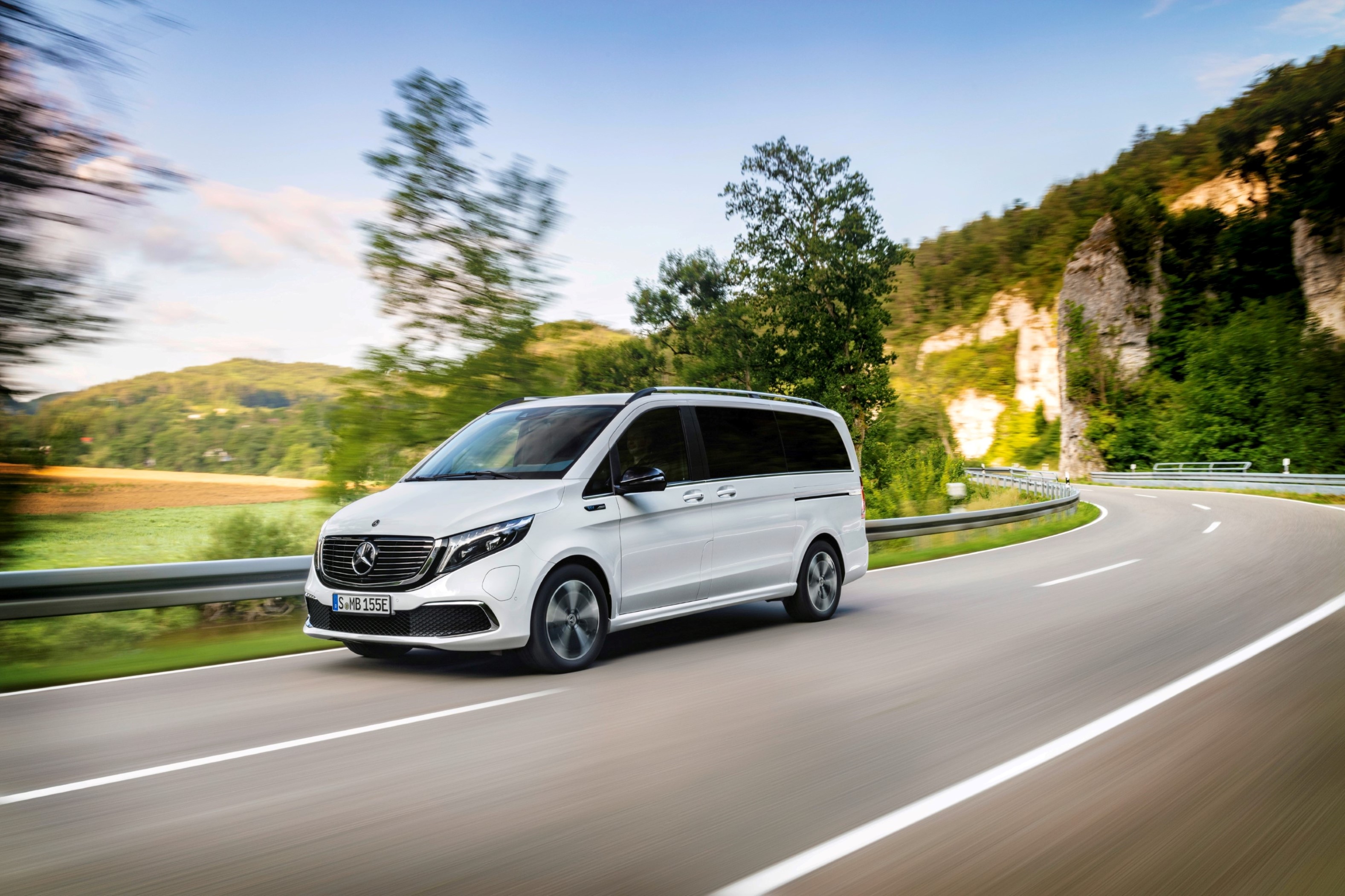 https://ellada.press/wp-content/uploads/2025/02/1739171279_880_Mercedes-EQ-Η-πολυτελής-εκδοχή-της-ηλεκτροκίνησης.jpeg