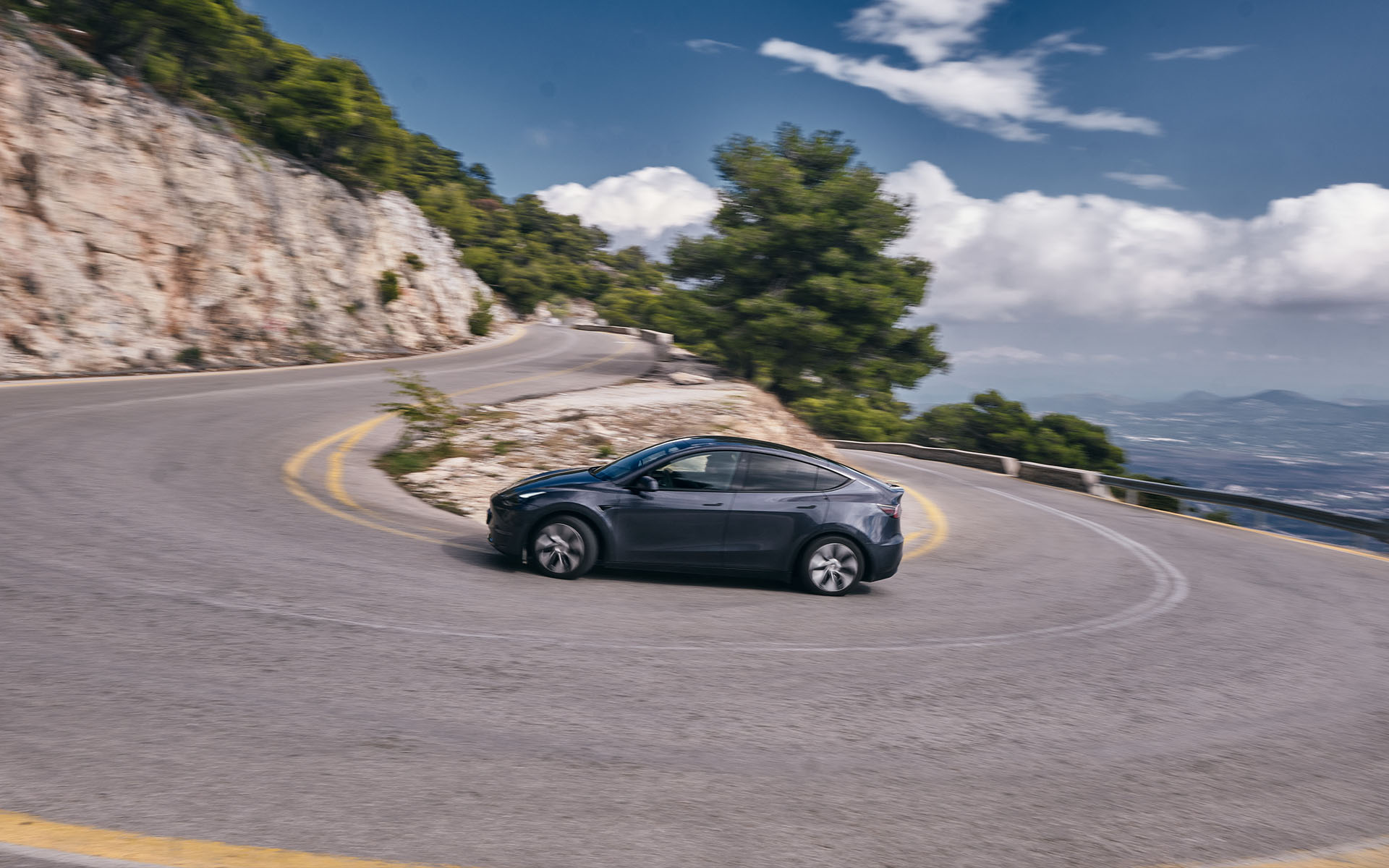https://ellada.press/wp-content/uploads/2025/02/Video-Δες-πώς-φτιάχνεται-το-Tesla-Model-Y.jpg