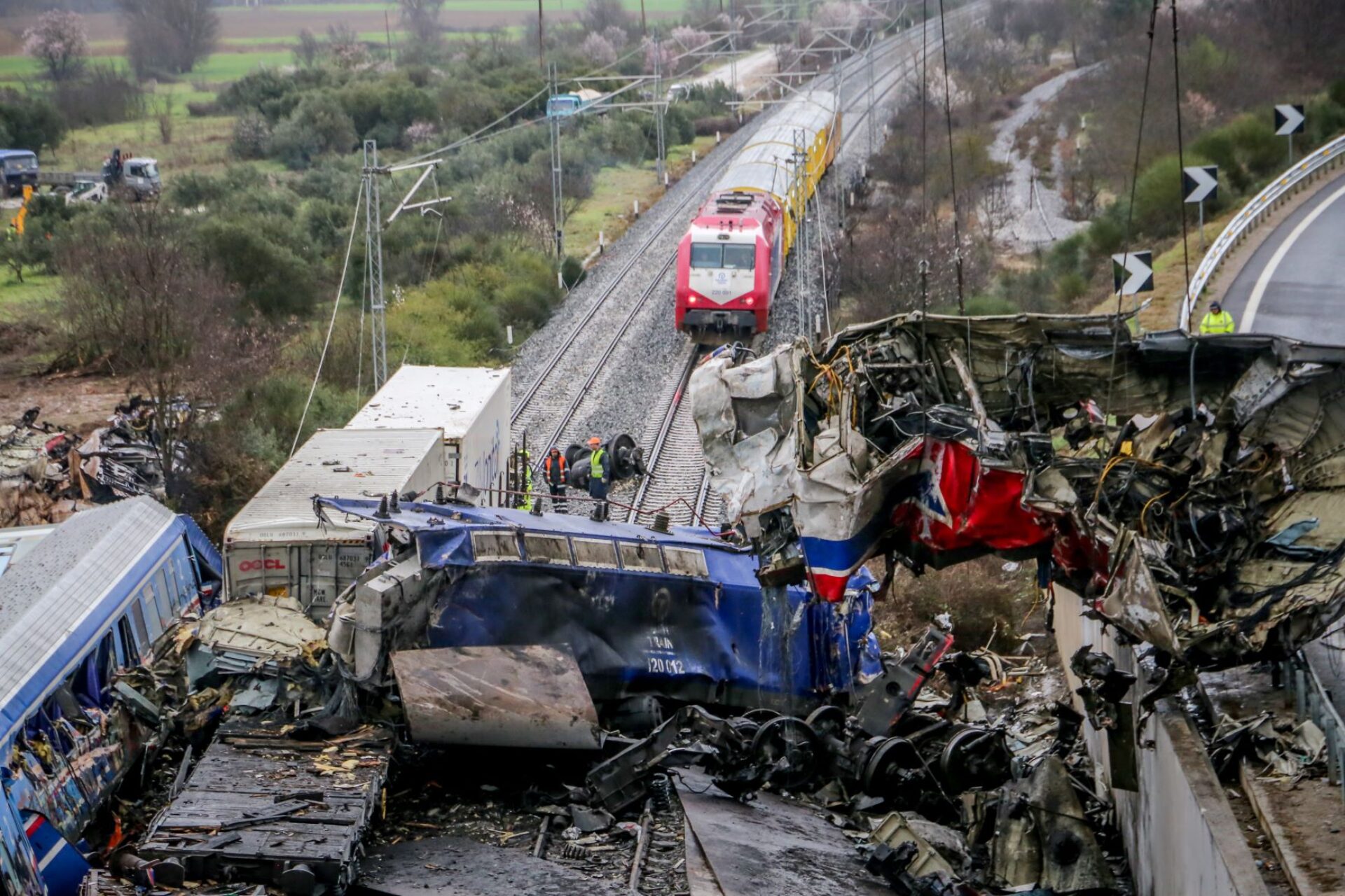Έγκλημα στα Τέμπη: Πυροσβέστες καταγγέλλουν σκόπιμες παρακωλύσεις των ερευνών τους στο σημείο του συμβάντος