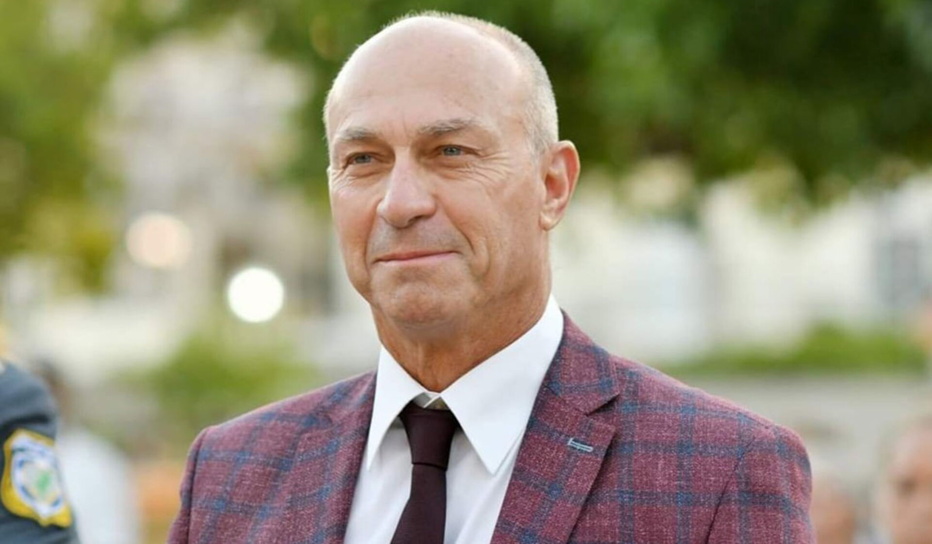 Απάτη στο Λουτράκι: Παρίστανε τον Δήμαρχο για να πάρει 400 σουβλάκια και PaySafe!