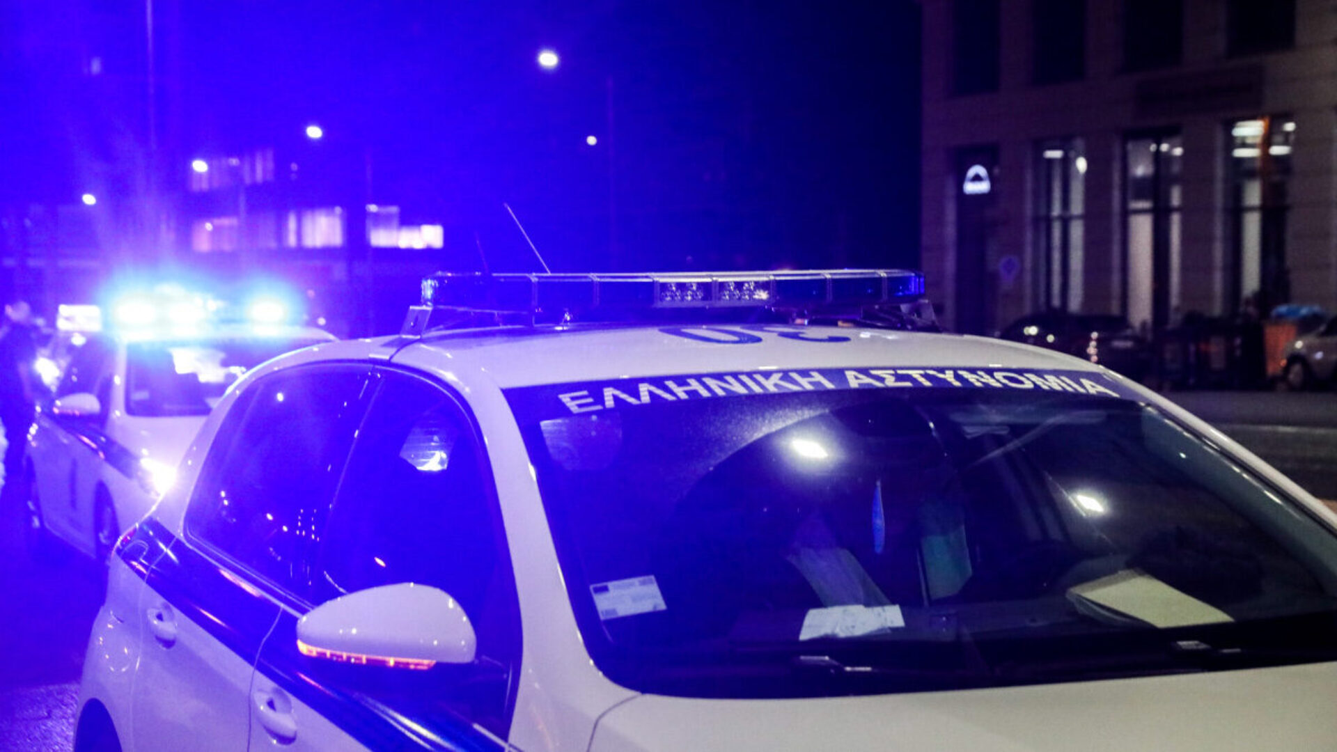 Βάρη: Φωτιά σε κτηνιατρείο της περιοχής – Είχε προηγηθεί ισχυρή έκρηξη