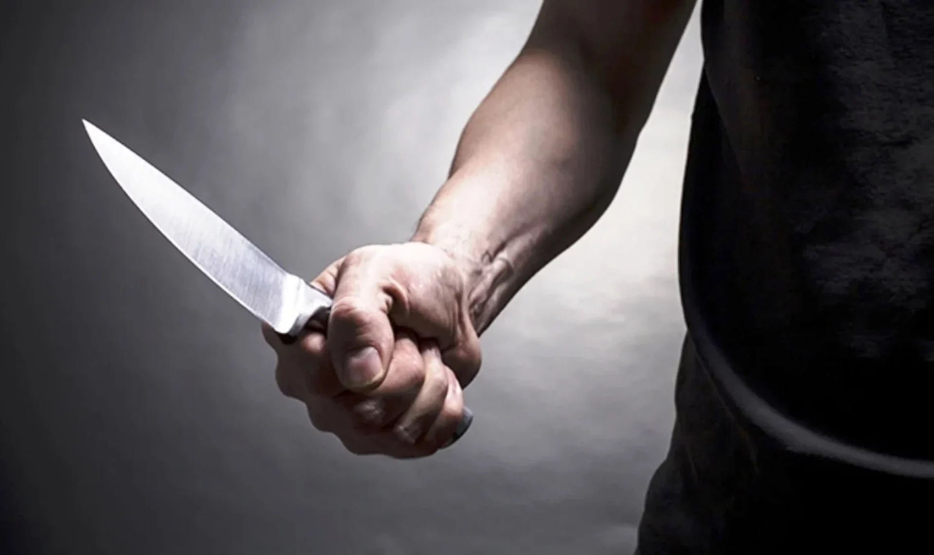 Πάτρα: Άγρια επίθεση με μαχαίρι δέχθηκε 43χρονος από τον γείτονά του – Τον τραυμάτισε σοβαρά σε λαιμό και κεφάλι