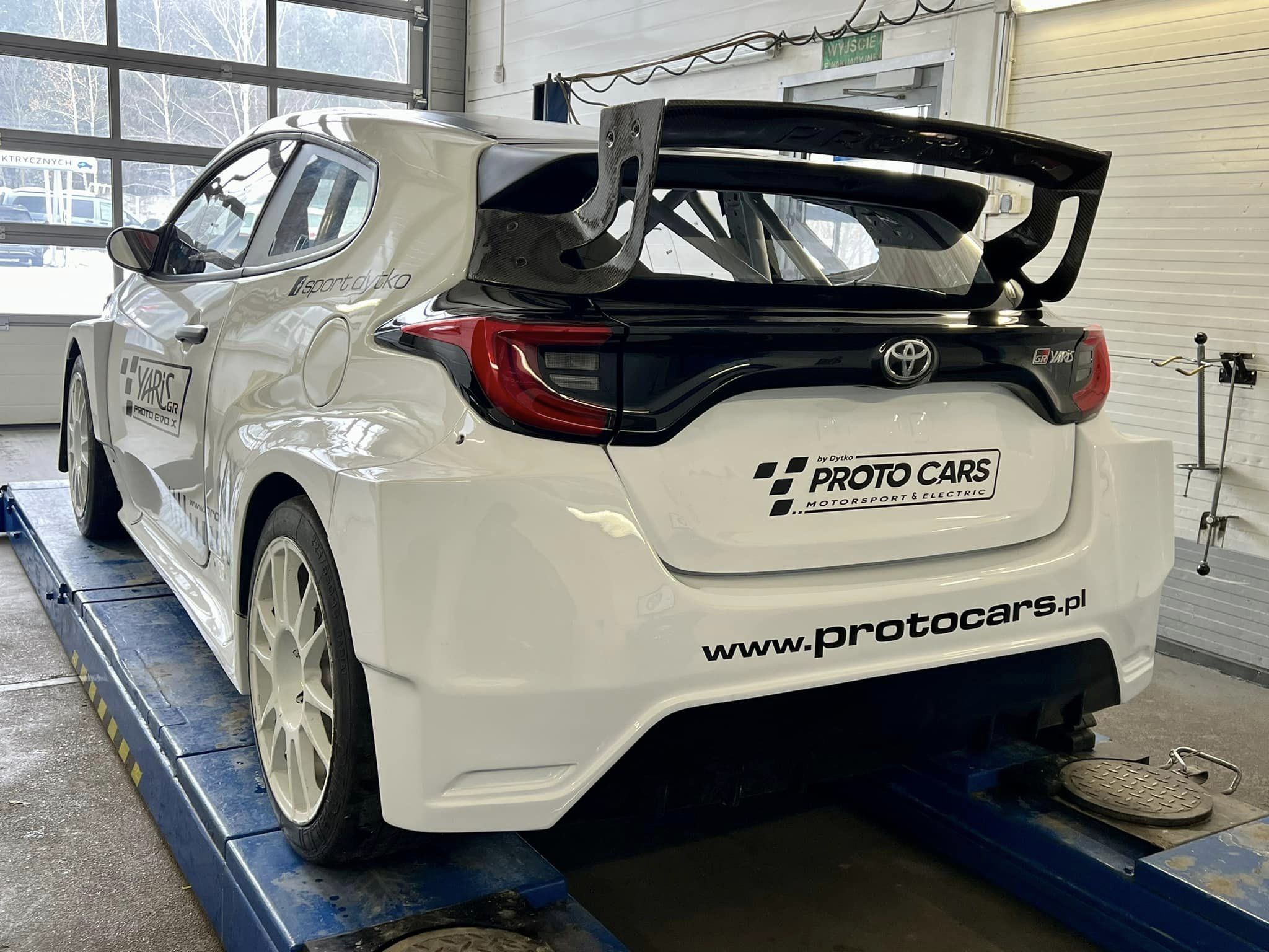 2-toyota-gr-yaris-proto-polonia-polwnia