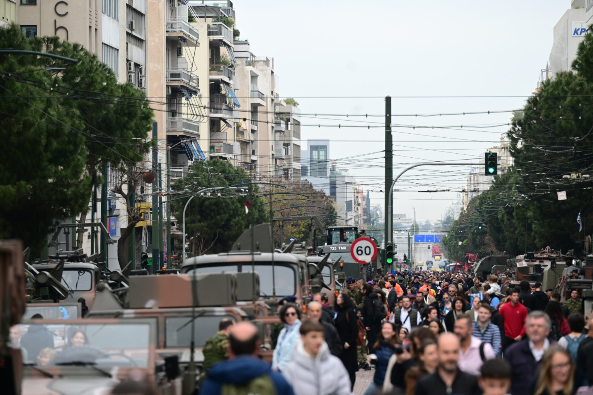 Καιρός: Λασποβροχές, σκόνη και 20αρια αυτή την εβδομάδα – Αλλάζει το σκηνικό μετά τις παρελάσεις