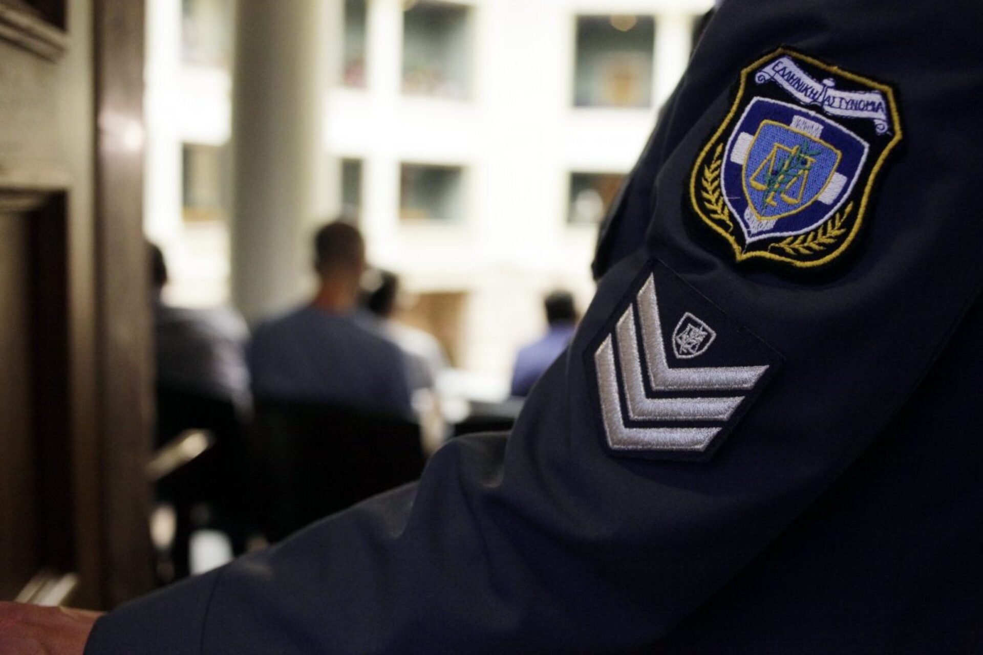 Λαμία: Συνελήφθη αστυνομικός μετά από μήνυση φοιτητή σε βάρος του – Τον κατηγορεί ότι του επιτέθηκε