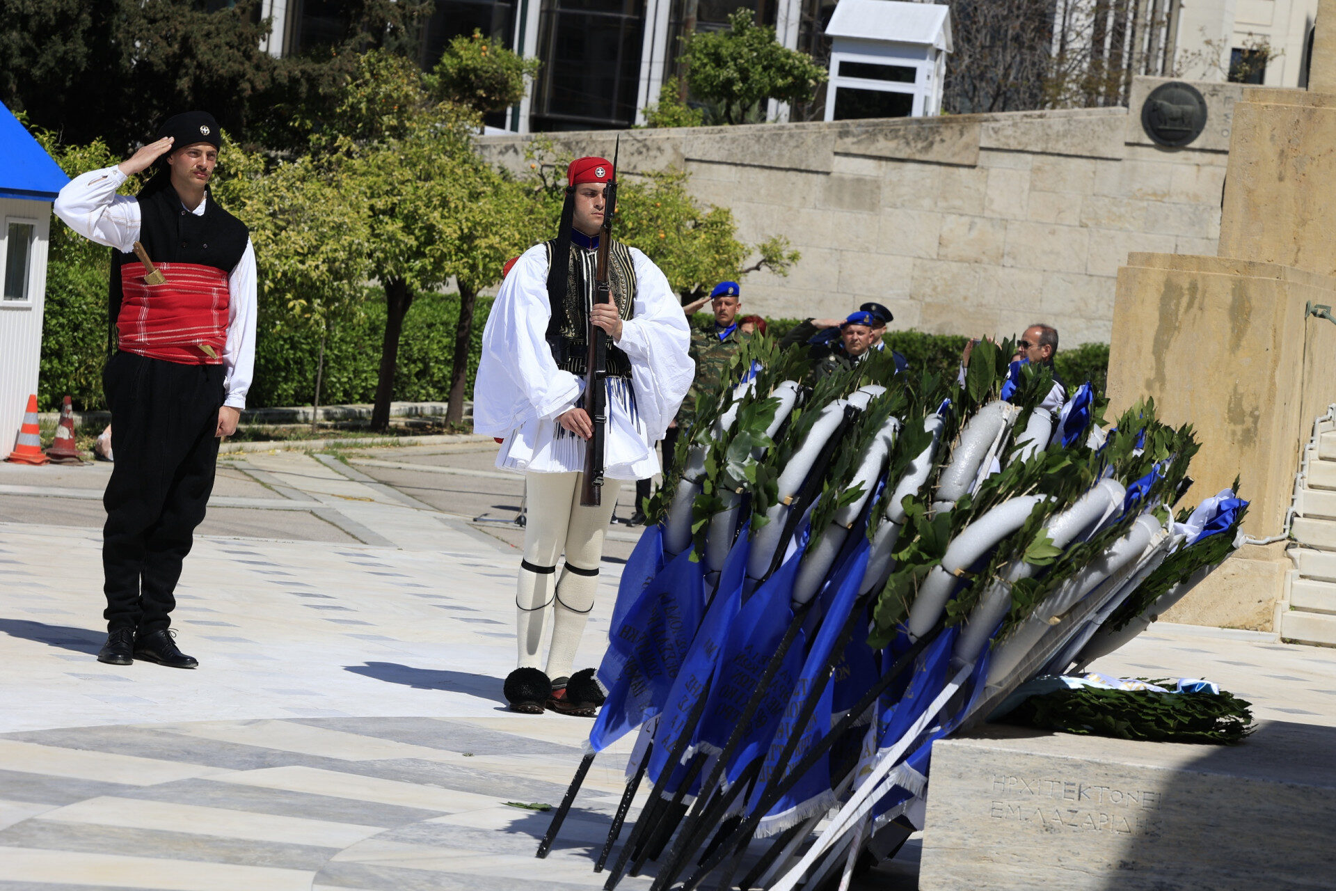 Ημέρα μνήμης Θρακικού Ελληνισμού: Κατατέθηκαν στεφάνια στο μνημείο του Αγνώστου Στρατιώτη  – Δείτε φωτογραφίες