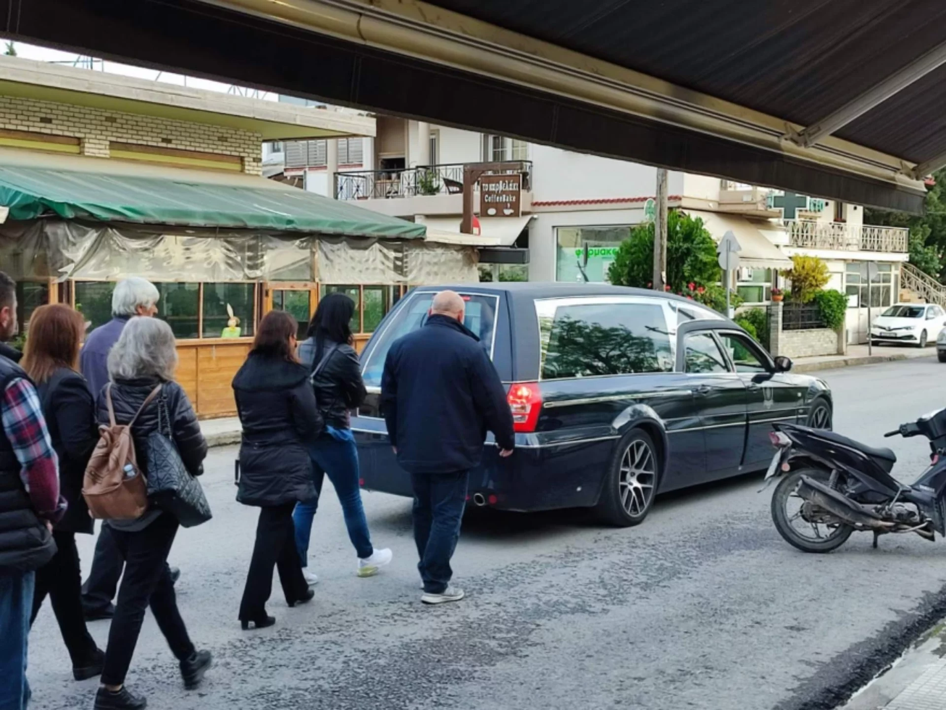 Στα Τρίκαλα κηδεύτηκε ο Νίκος Παλαιοκώστας (φωτο)