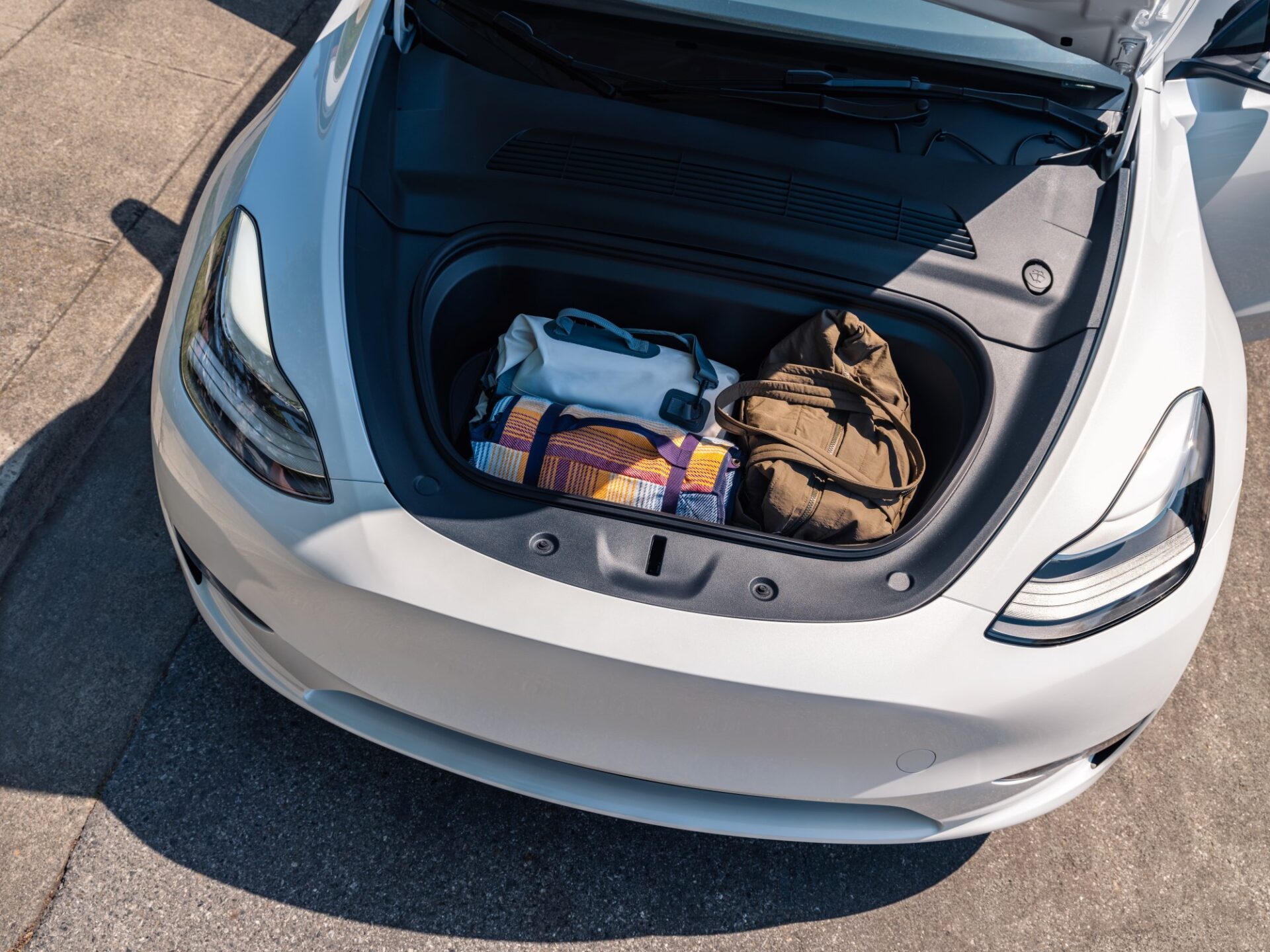 tesla-model-y-frunk