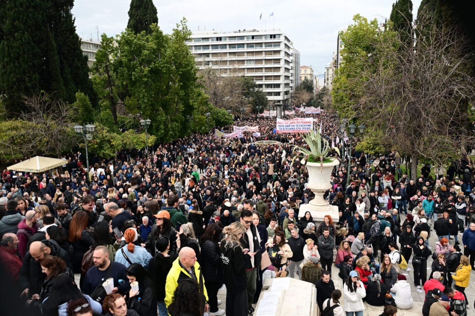 Απεργία την Τετάρτη (09/04): Ποιοι θα συμμετάσχουν – Τι ισχύει για τα ΜΜΜ