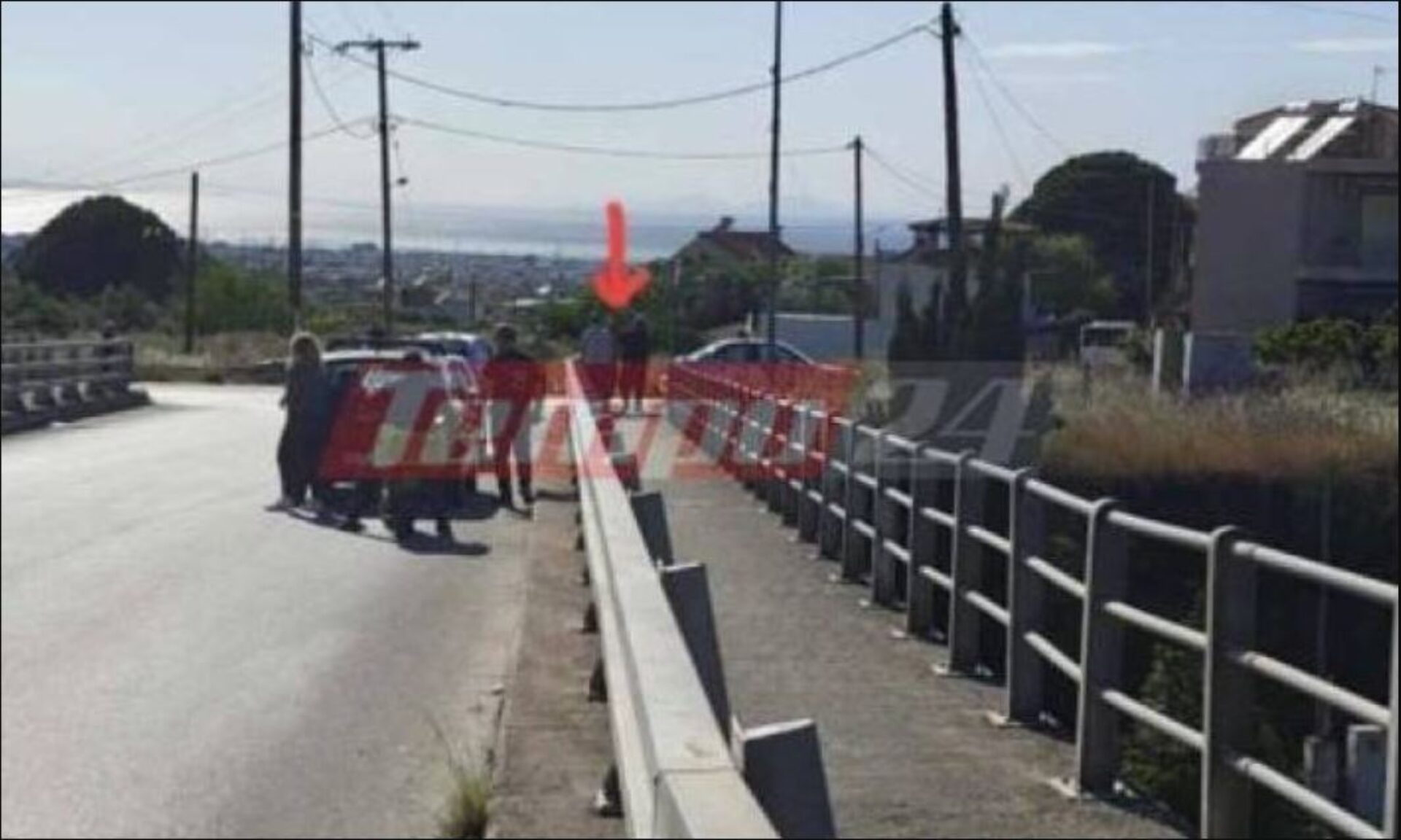 Απόπειρα αυτοκτονίας στην Πάτρα: Άνδρας επιχείρησε να πέσει στο κενό από γέφυρα