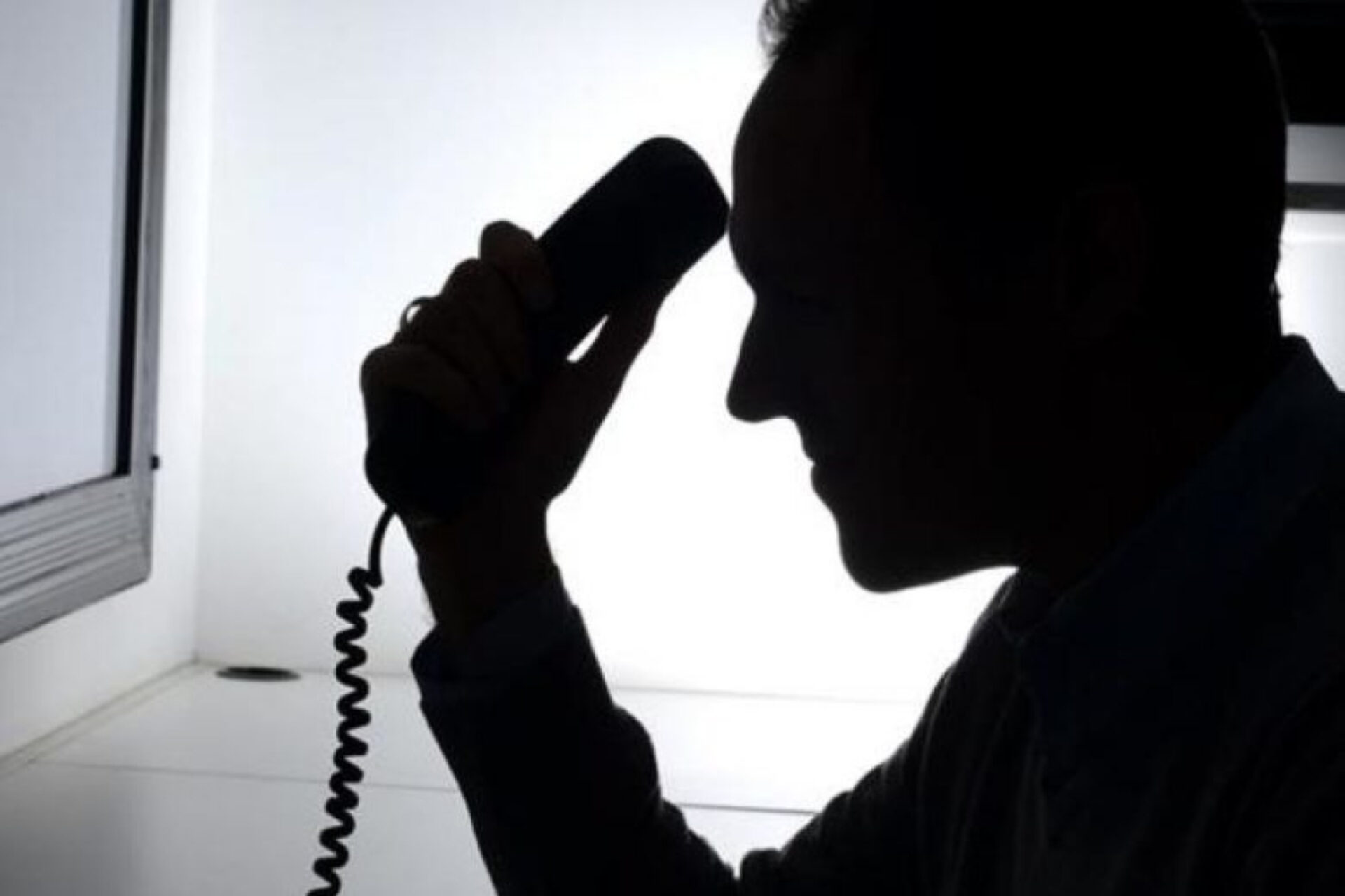 Γνωστός δημοσιογράφος «παγίδευσε» απατεώνα που επιχείρησε να του αποσπάσει χρήματα