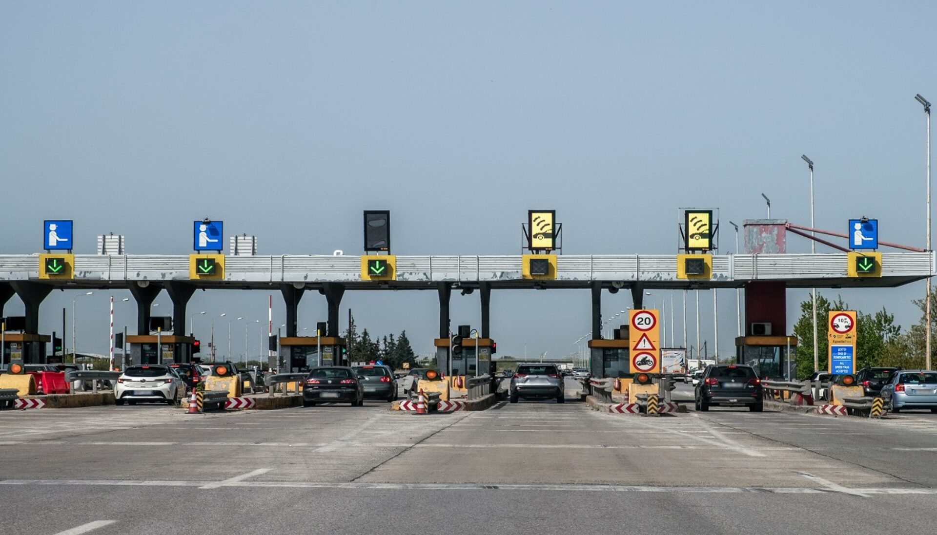 Εγνατία Οδός: Εκτροπή νταλίκας μετά τα διόδια Μαλακασίου στο ρεύμα προς Θεσσαλονίκη – Πώς διεξάγεται η κυκλοφορία
