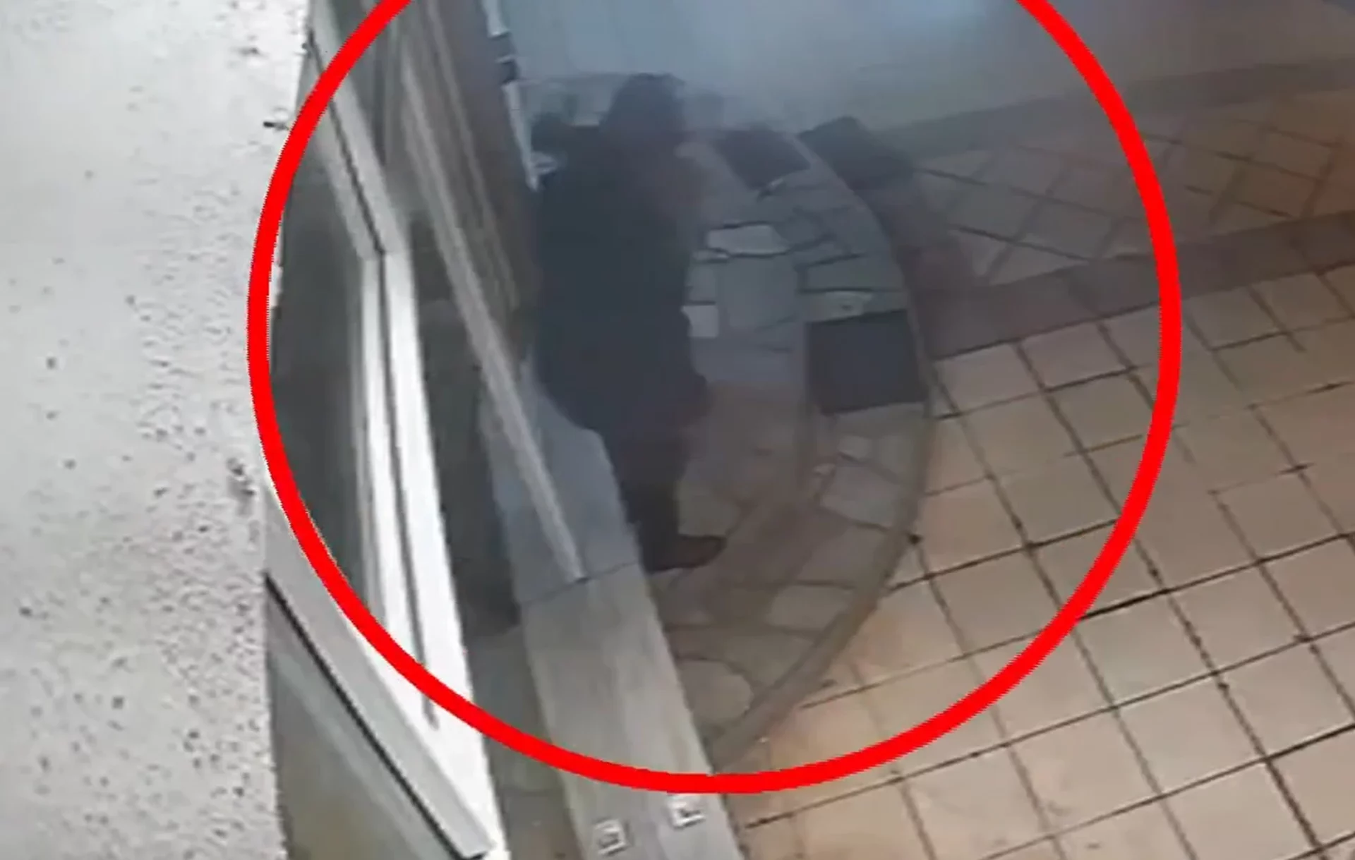 Επίθεση από κουκουλοφόρους δέχθηκε δημοτικός σύμβουλος στη Θεσσαλονίκη: «Με έσωσε ο γιος μου»