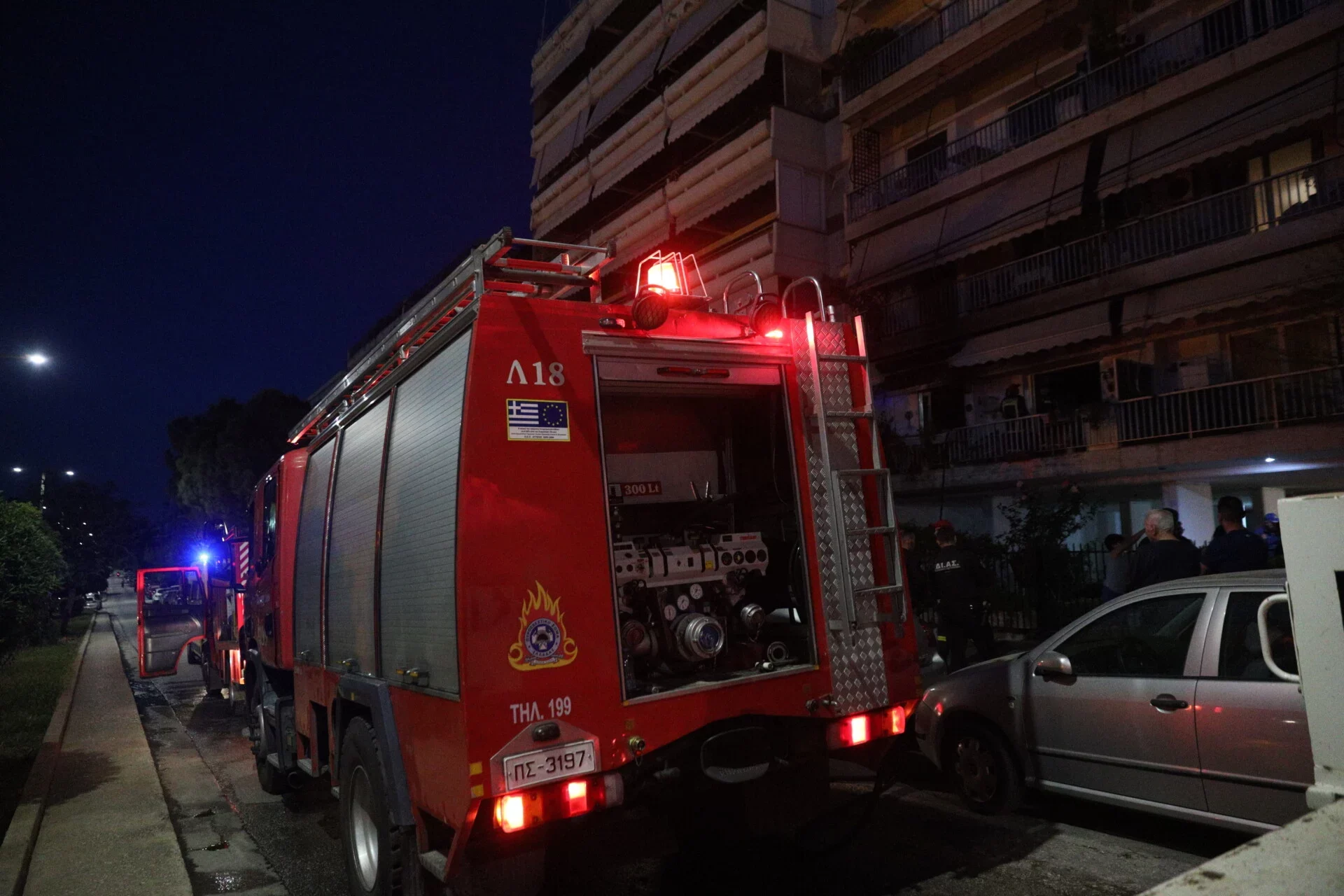 Ηράκλειο Κρήτης: Σε εγρήγορση η Πυροσβεστική μετά τη φωτιά που ξέσπασε σε αποθήκη