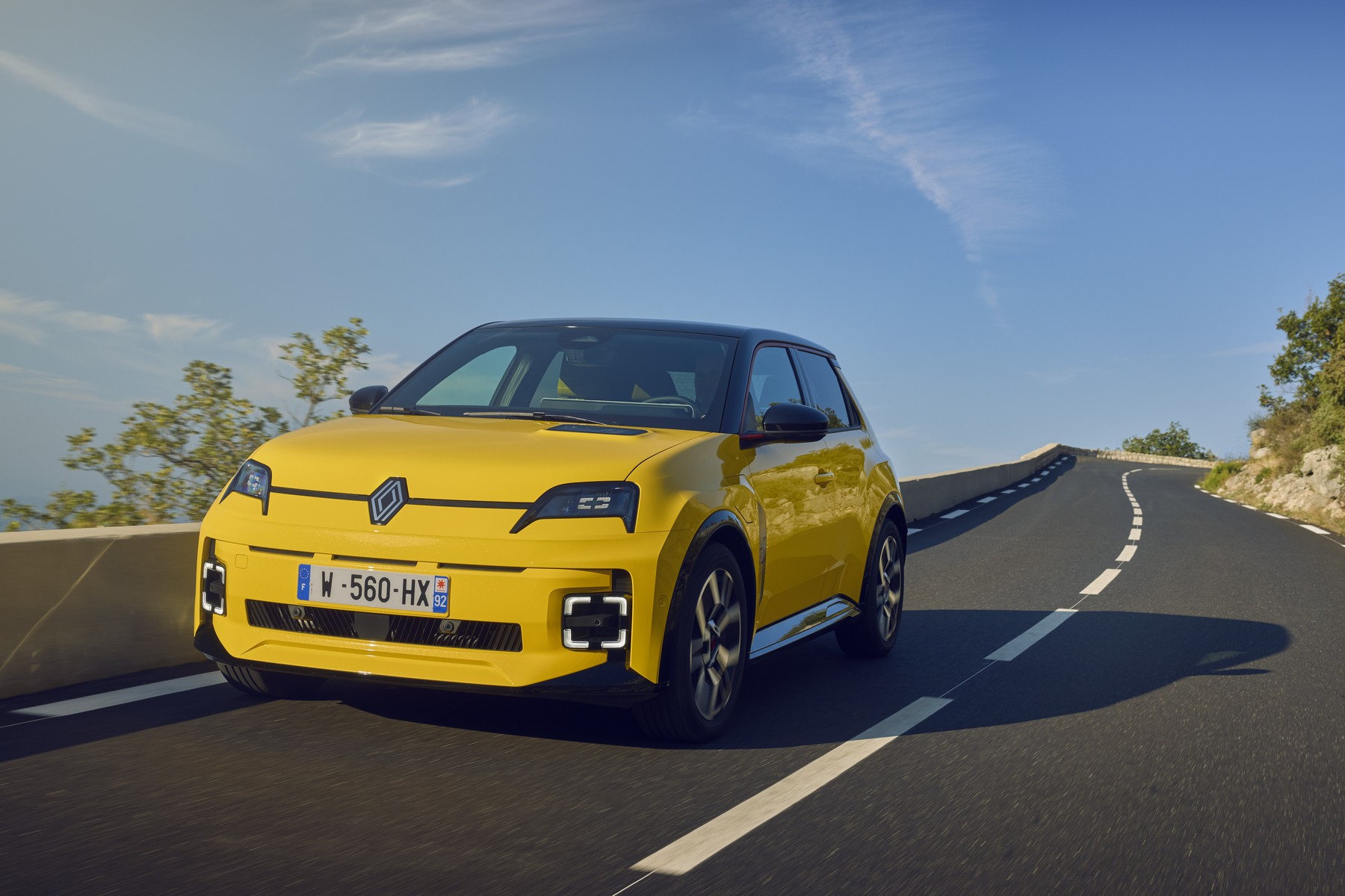 https://ellada.press/wp-content/uploads/2025/04/Οι-τιμές-του-Renault-5-στην-Κύπρο-–-Πόσο-θα.jpg