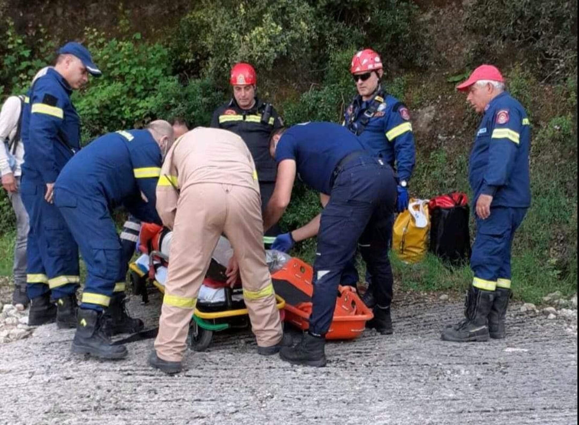 Σε εξέλιξη επιχείρηση διάσωσης στο φαράγγι της Σαμαριάς: Ολλανδός τουρίστας έπεσε από ύψος 25 μέτρων