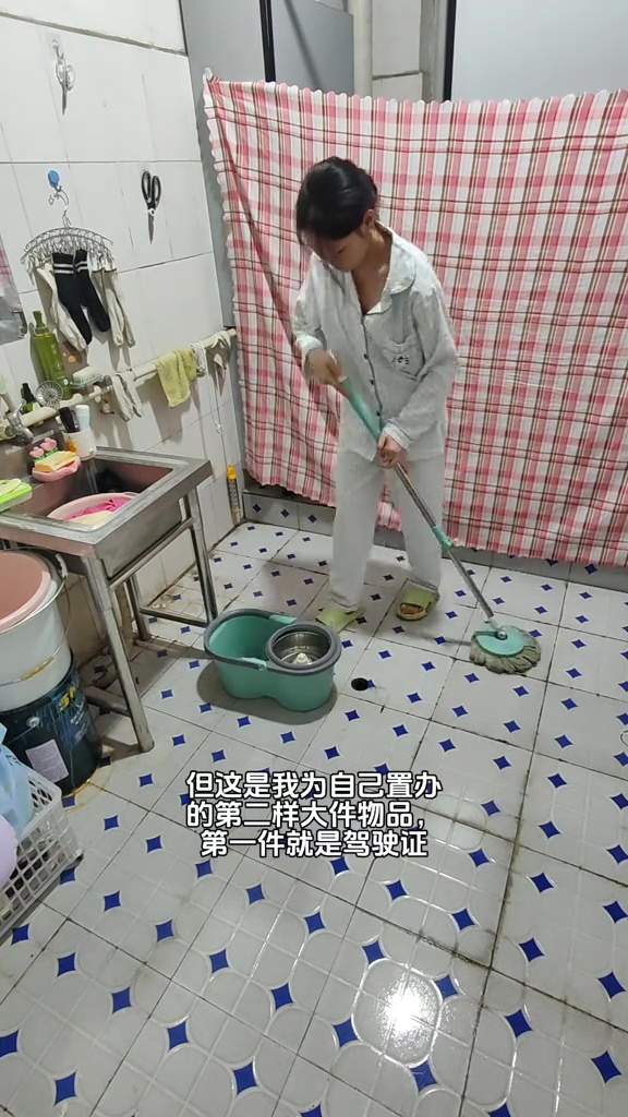 Pictured: Video grab - Ms Yang showing a day in her life on day 18 of living in a toilet.  
