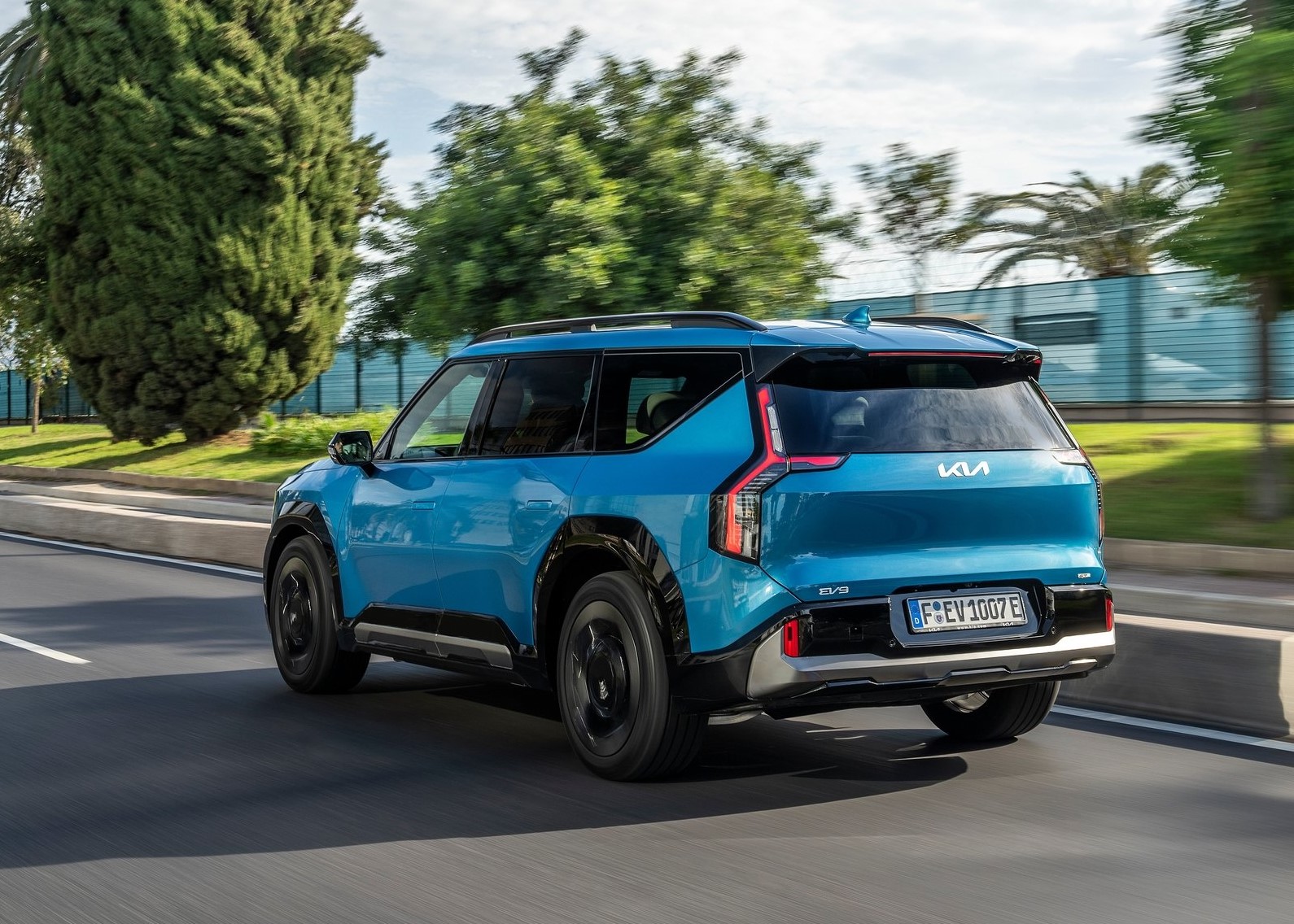 https://ellada.press/wp-content/uploads/2025/05/1747287401_490_Το-Kia-EV9-είναι-το-Γυναικείο-Αυτοκίνητο-της-Χρονιάς-2024.jpg