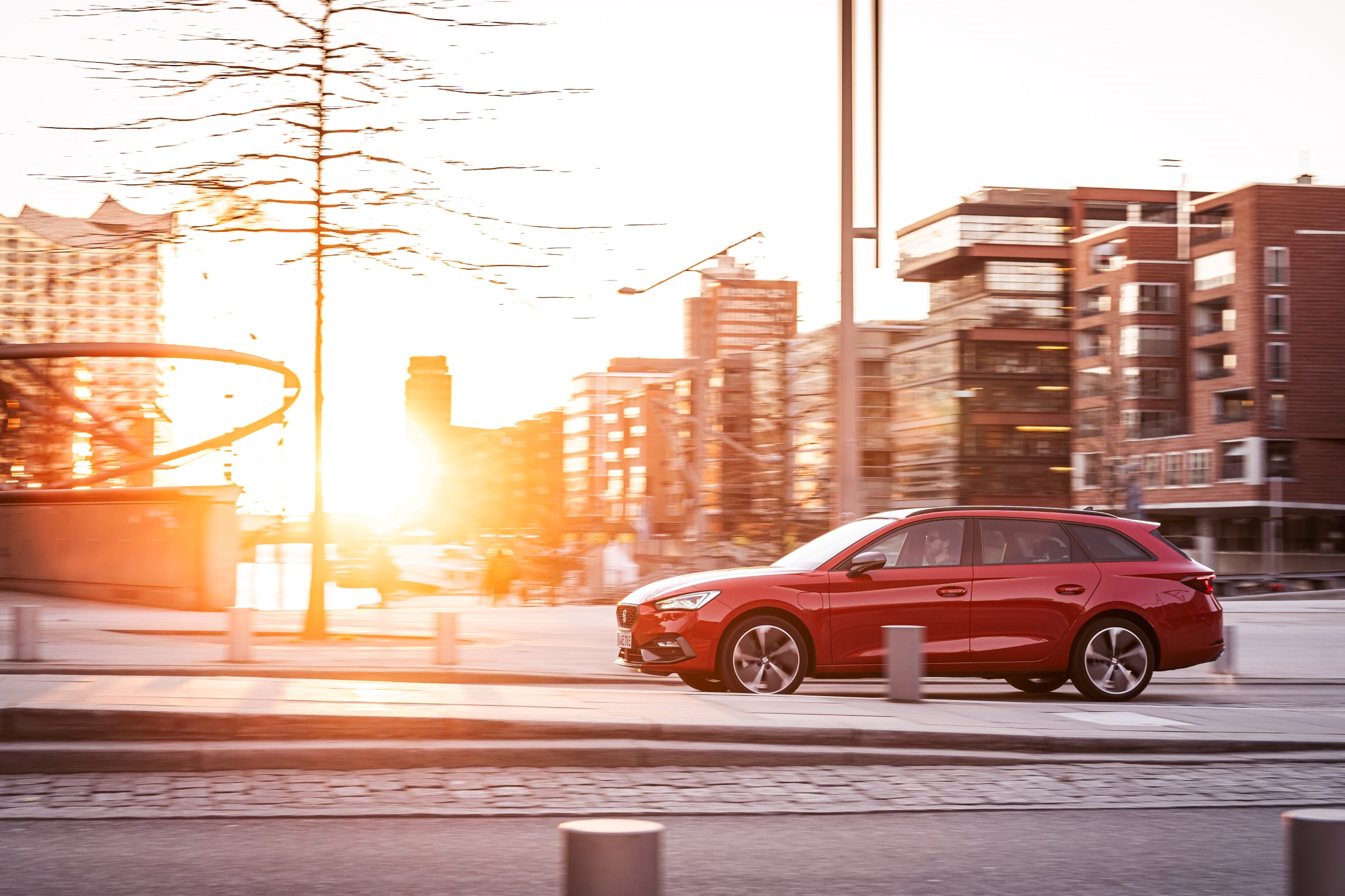 seat-leon-sportstourer-fr-ehybrid-PHEV-plug-in