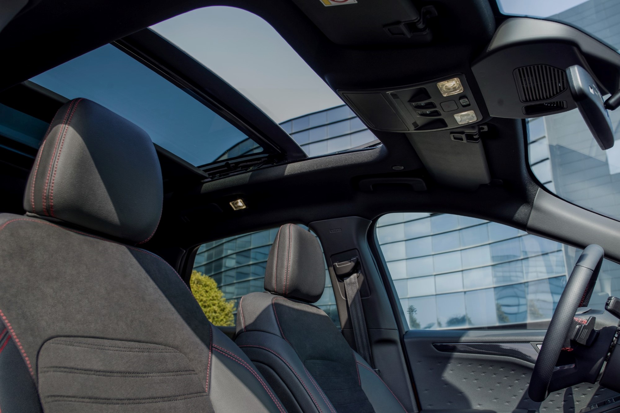 https://ellada.press/wp-content/uploads/2025/05/1747740345_921_Ford-Kuga-Το-SUV-που-έχει-τα-πάντα-είναι-η.jpg