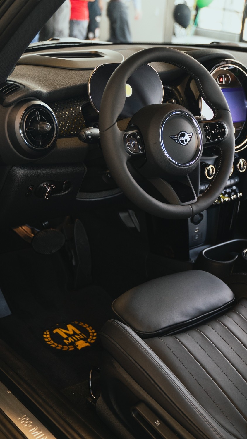 3-mini-cooper-se-ekatommyrio-kanadas