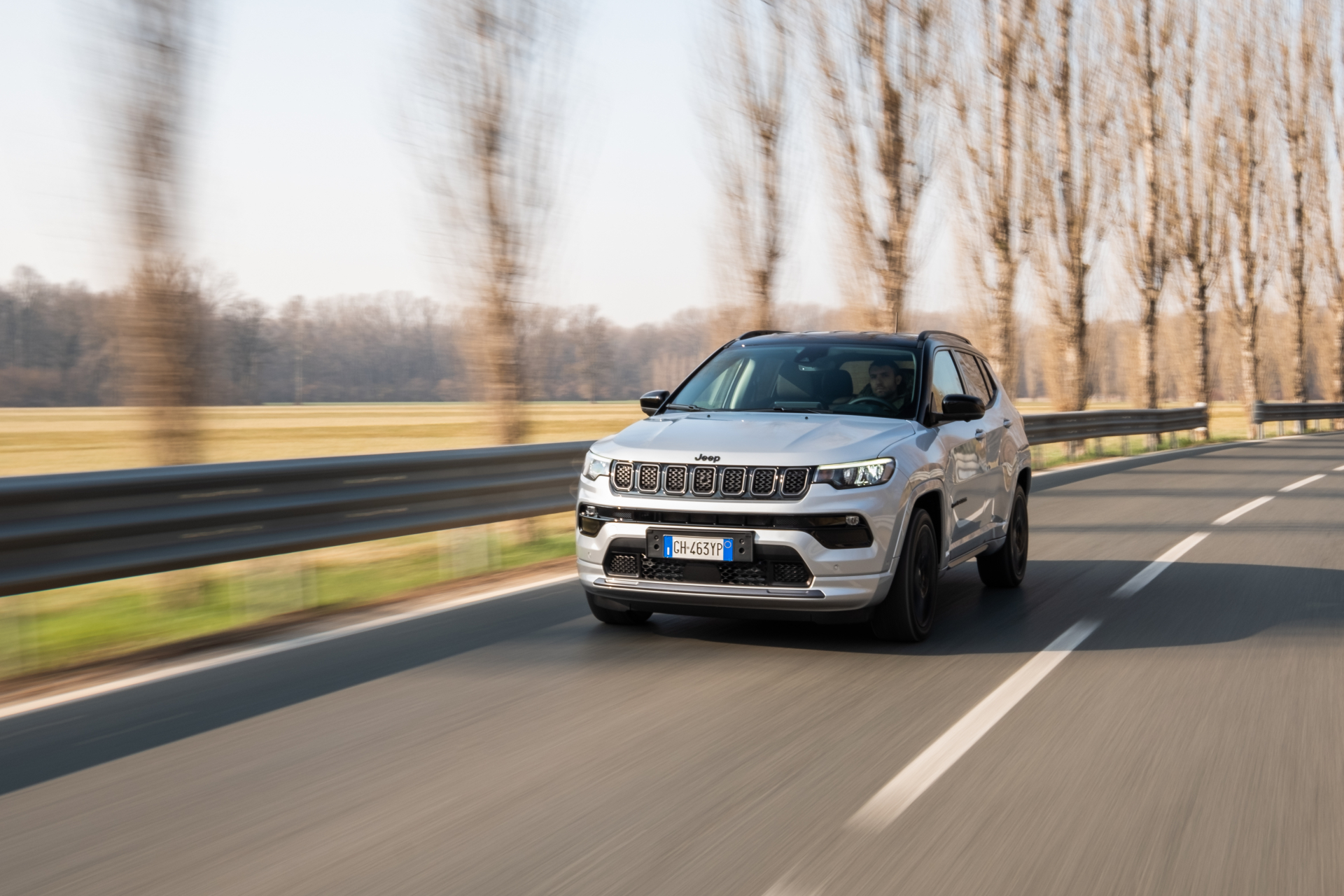 4-jeep-compass-ehybrid-upland