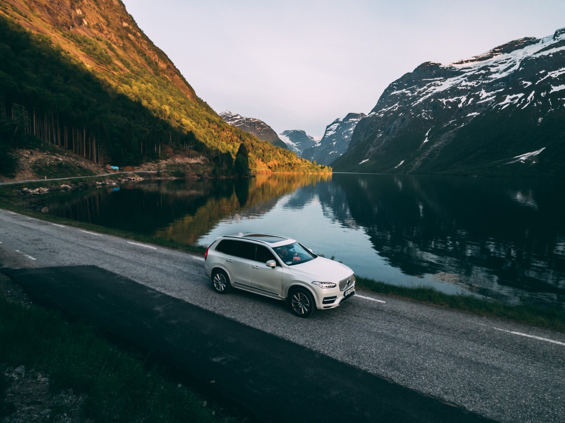 volvo-xc60-austria-potami-limni-vouno