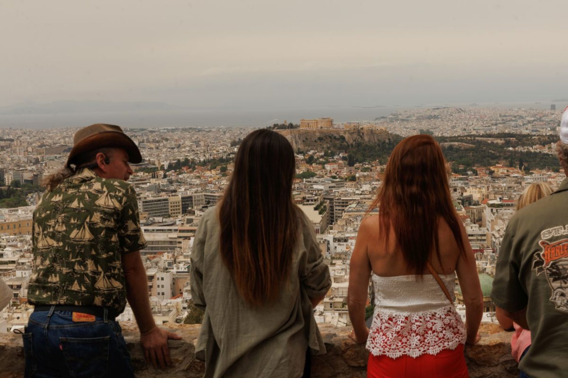 Καιρός: Λασποβροχές και θυελλώδεις άνεμοι – Προσοχή για πλημμύρες