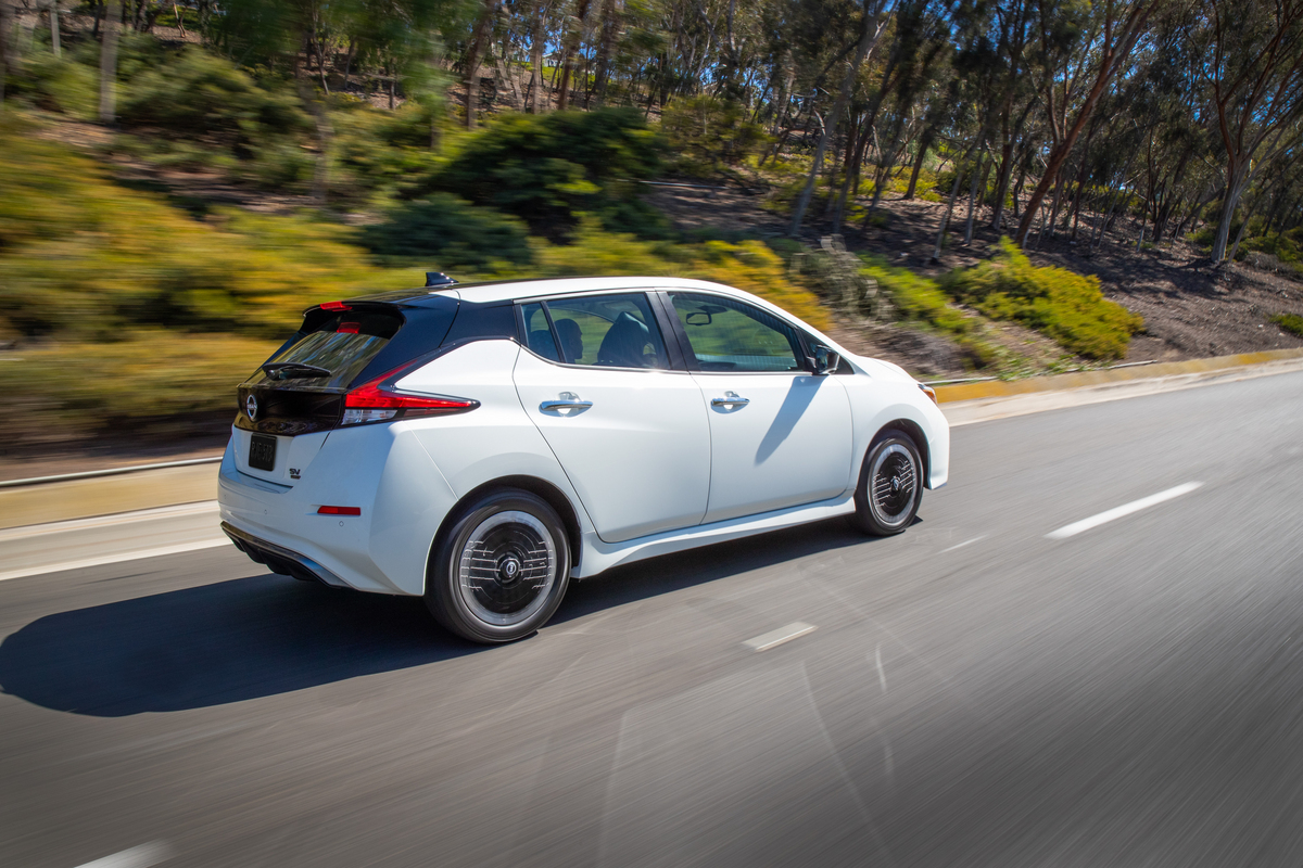 nissan-leaf-ilektriko-facelift-ananeosi-2023