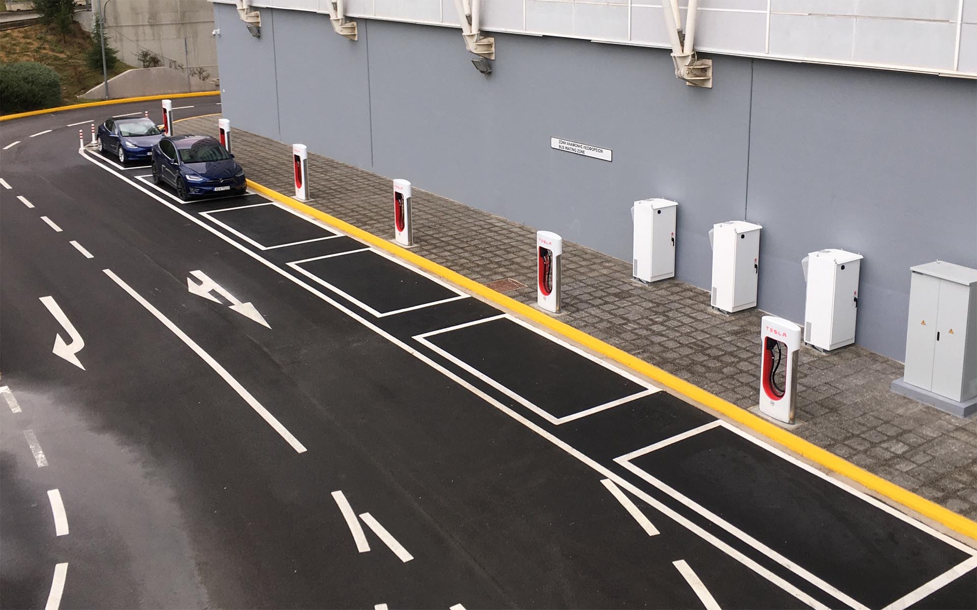 https://ellada.press/wp-content/uploads/2025/06/1748963144_873_Συμφωνία-μαμούθ-της-Tesla-θα-διπλασιάσει-τους-Superchargers.jpg