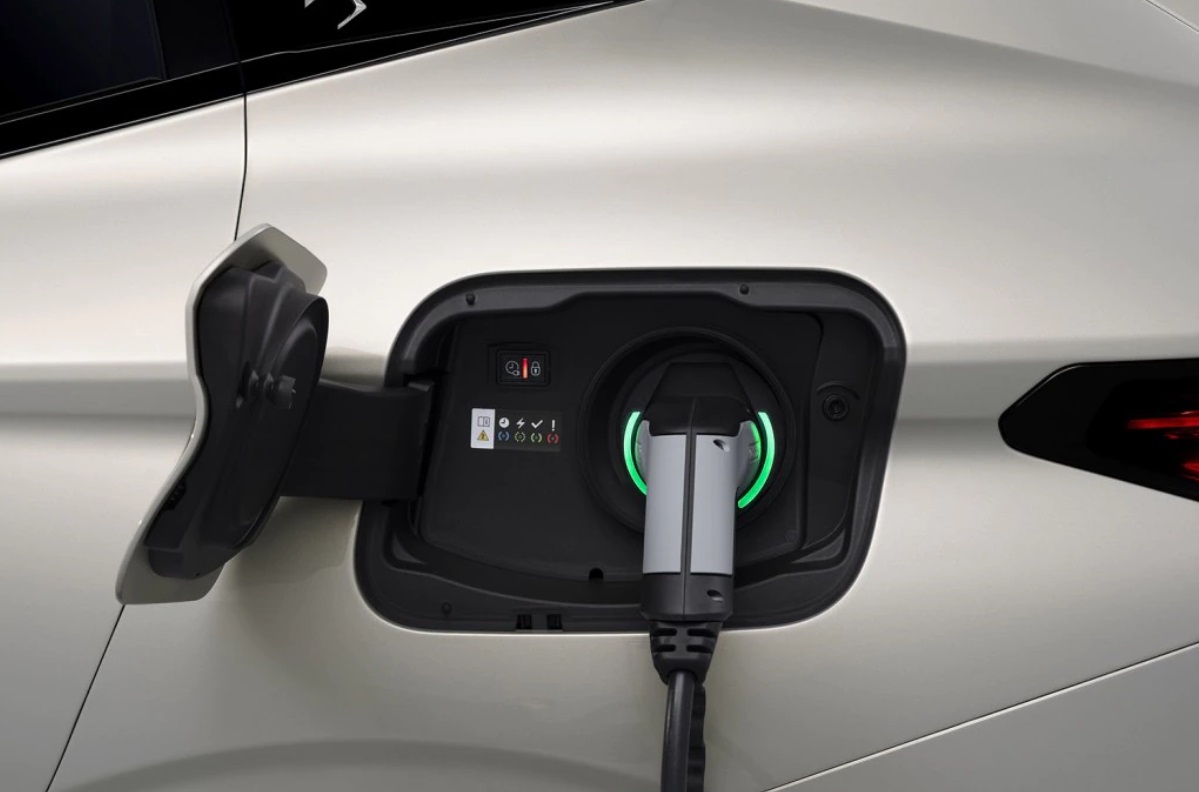 ds4-charging-port