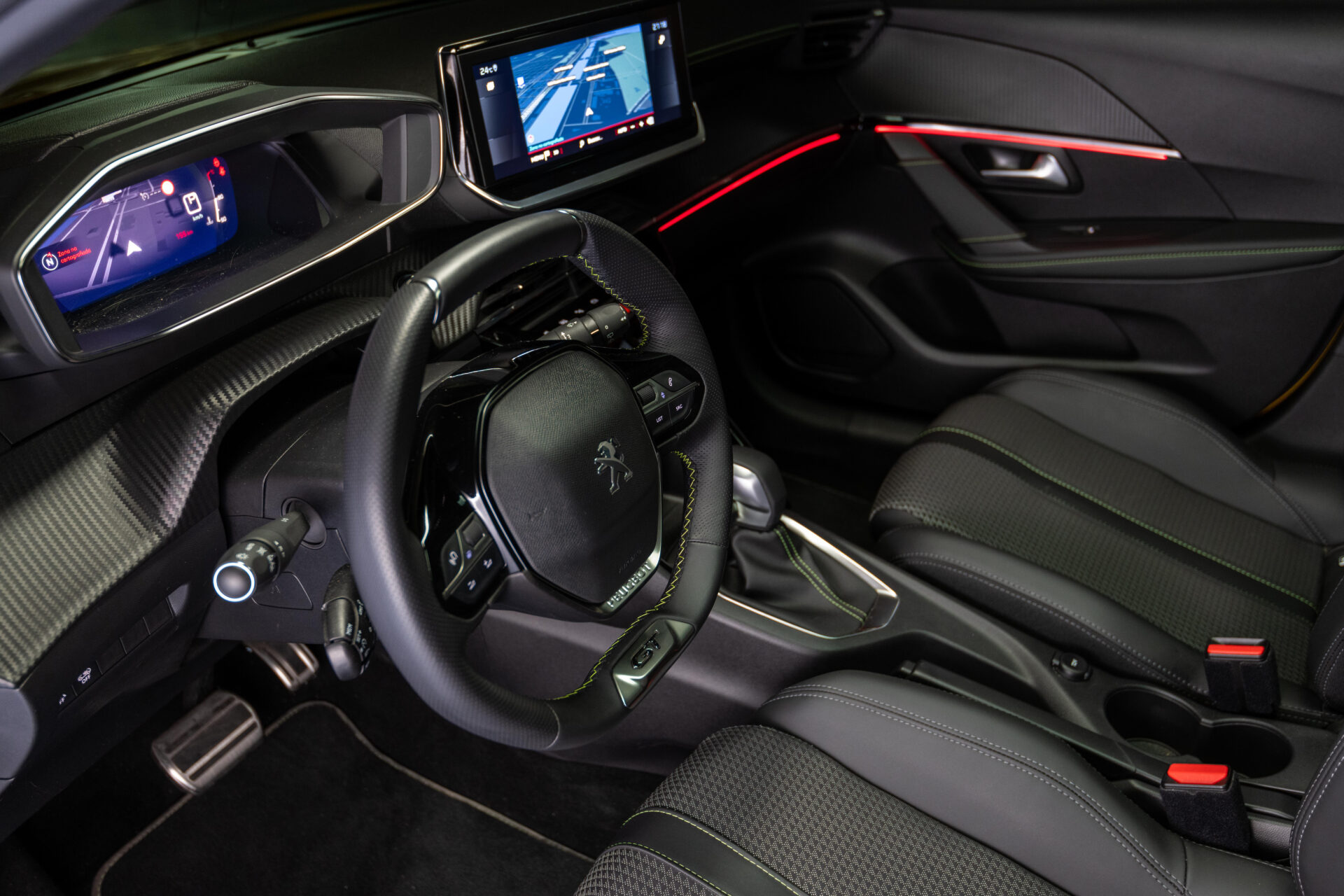 2-peugeot-e208-e-208-gt