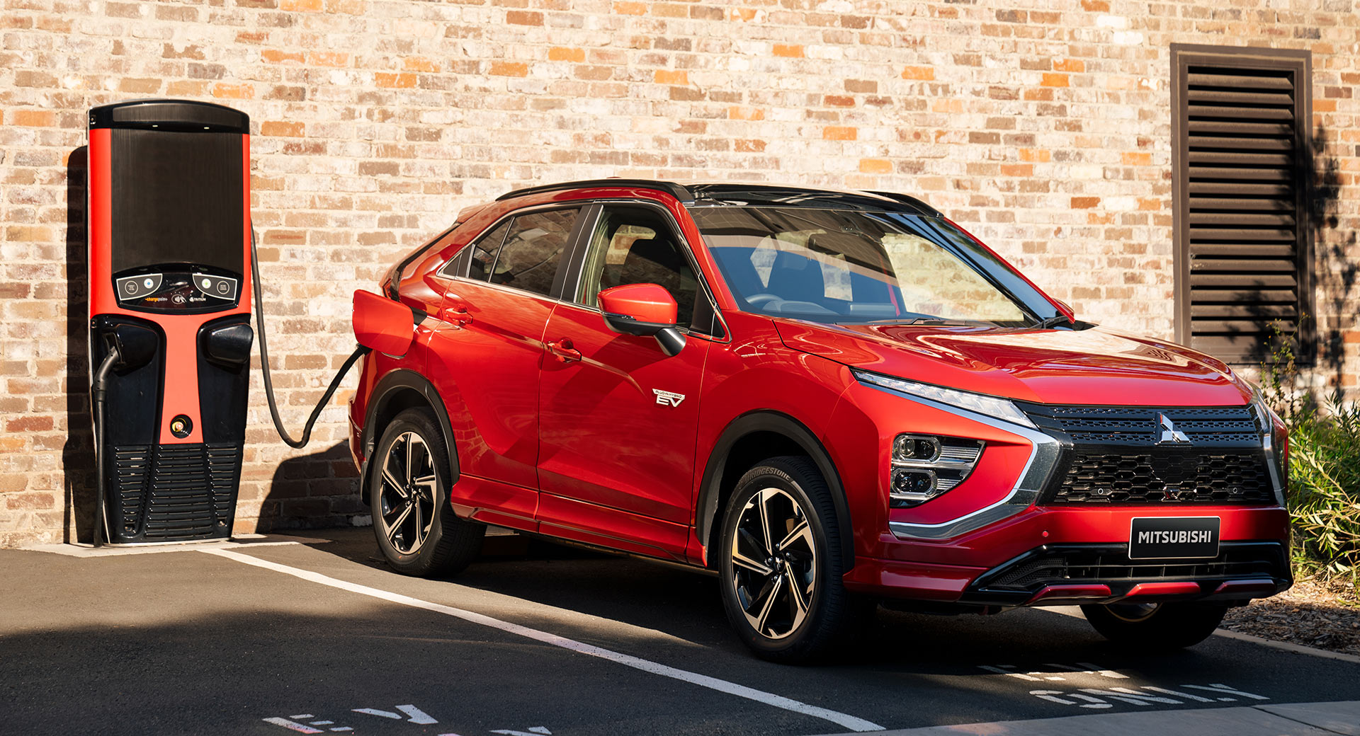 Mitsubishi-Eclipse-Cross-phev-plug-in-hybrid