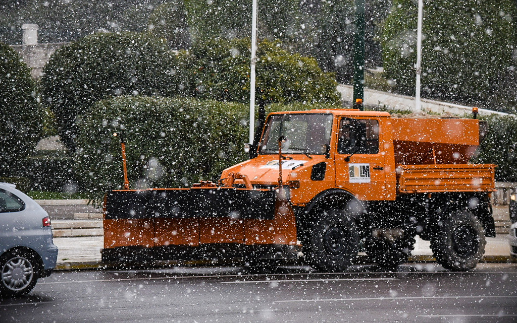 snow attica1