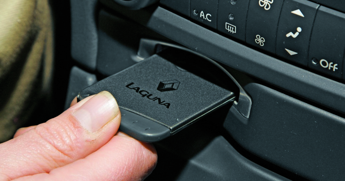renault card1