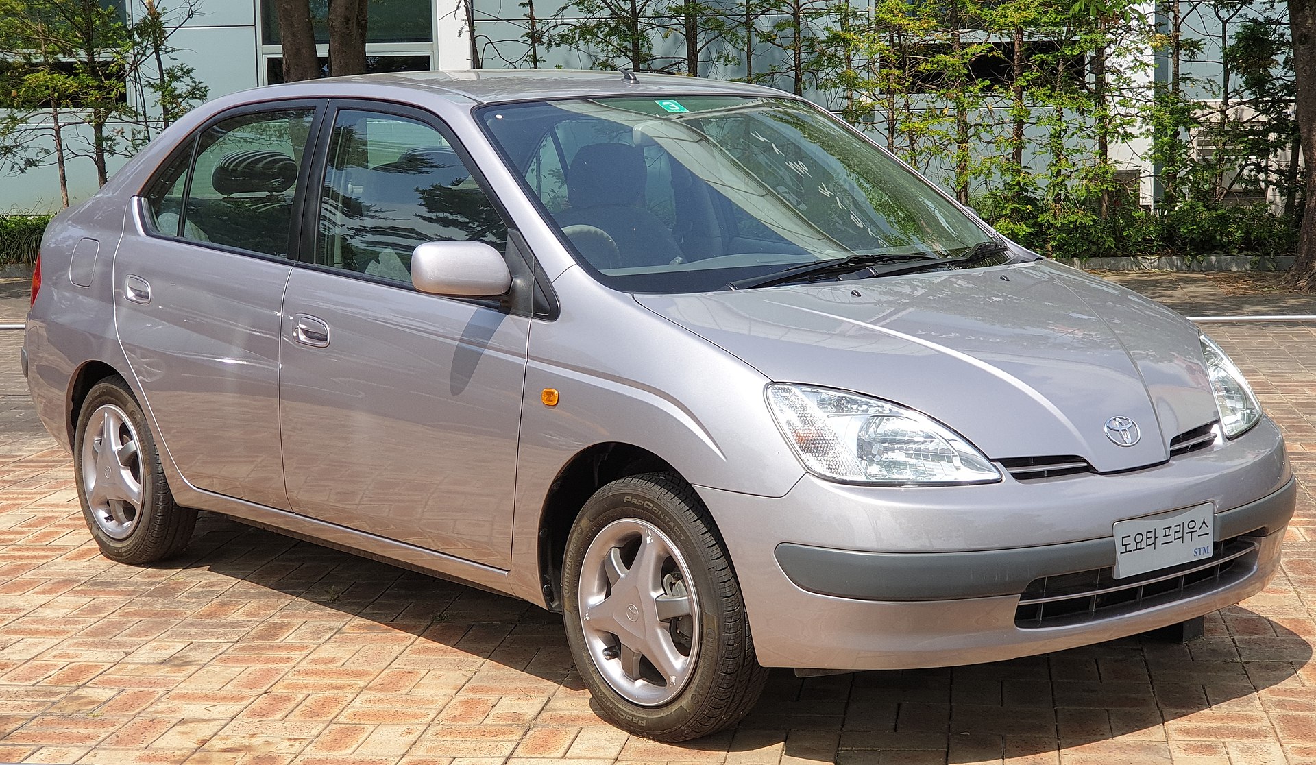 toyota-prius-proti-genia