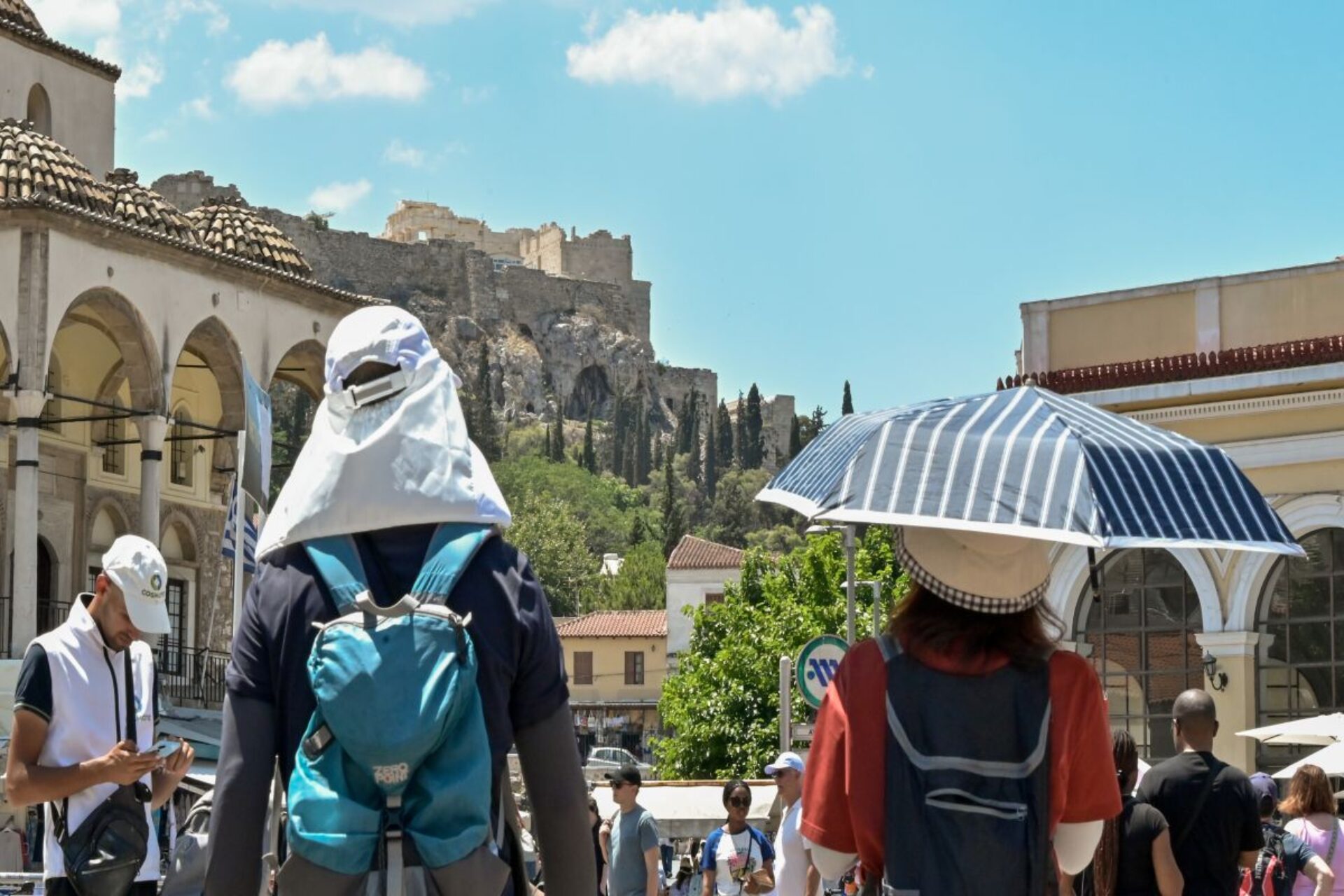 Καύσωνας: Αφόρητη ζέστη όλη την εβδομάδα – Πού θα φτάσει 45°C – Έκτακτα μέτρα για τους εργαζόμενους