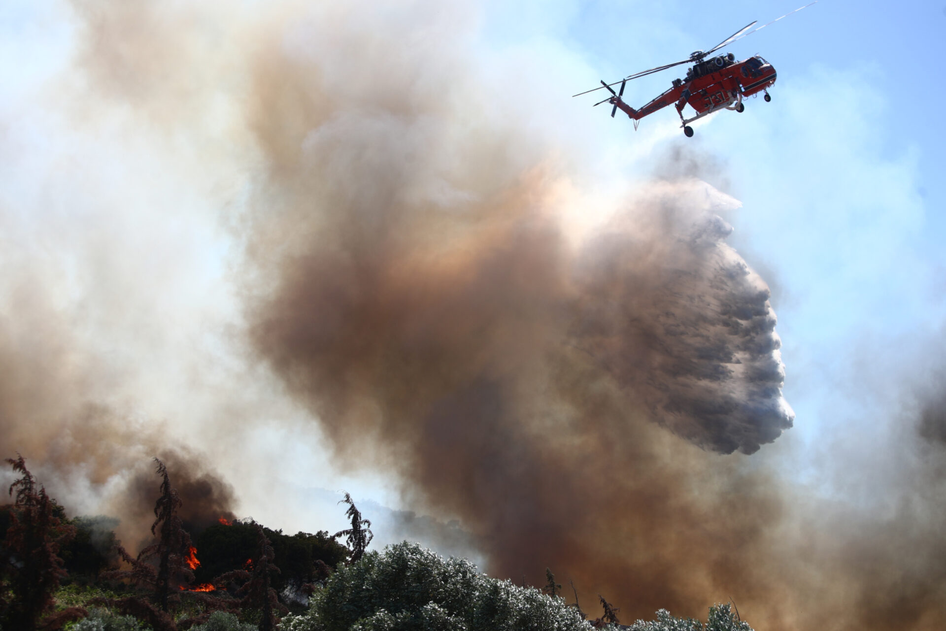 5 το πρωί: O «Γρηγόρης» του ΟΠΕΚΕΠΕ - Παγκόσμιο σοκ με Ντιόγκο Ζότα - Φόβοι για αναζωπυρώσεις στη Ραφήνα